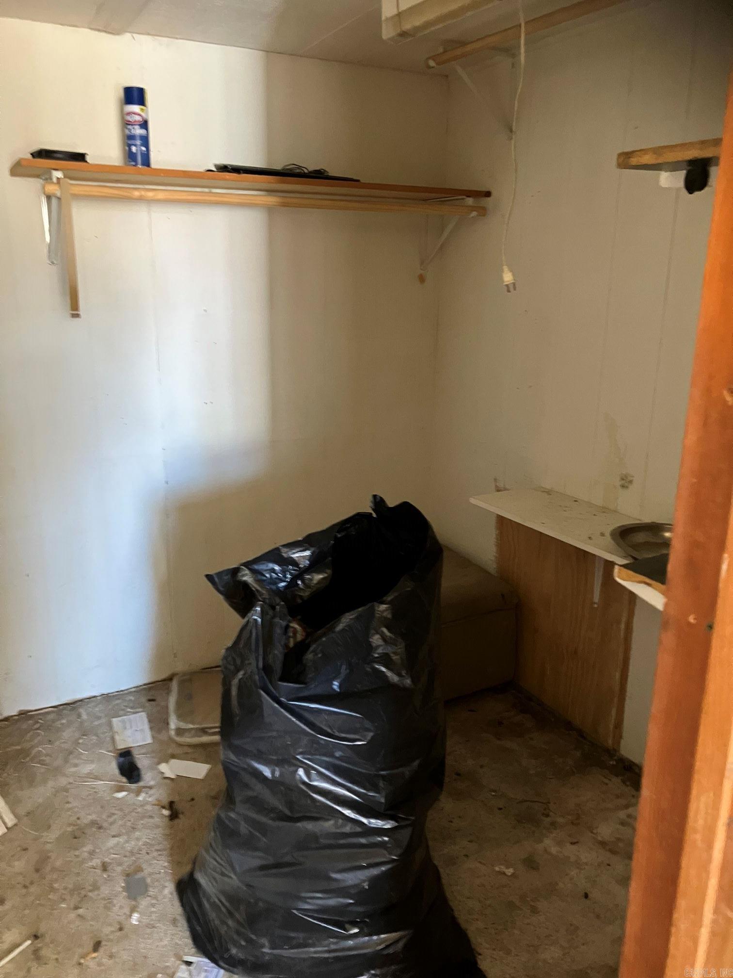 WALDRON CITY - Residential