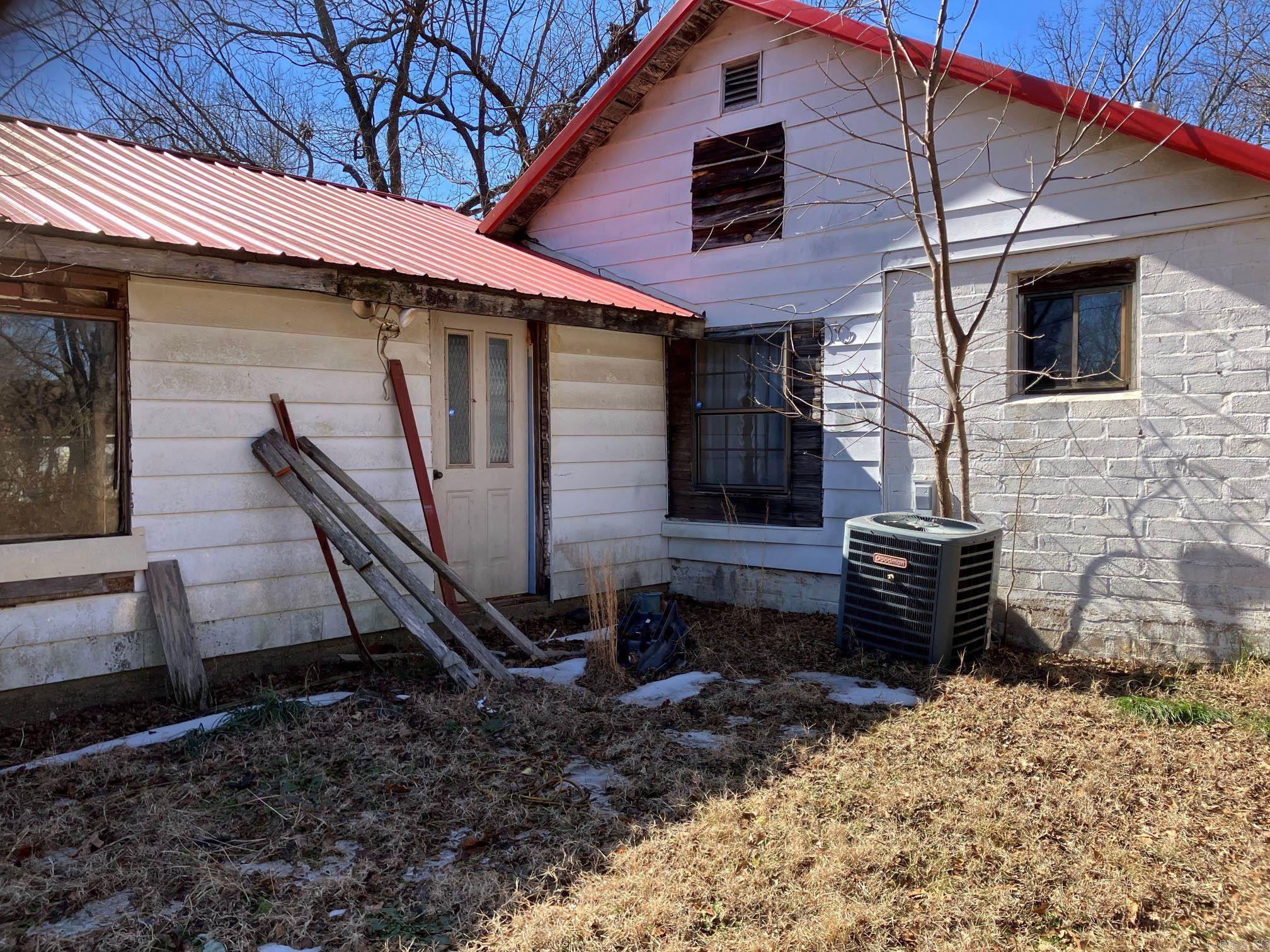 WALDRON CITY - Residential