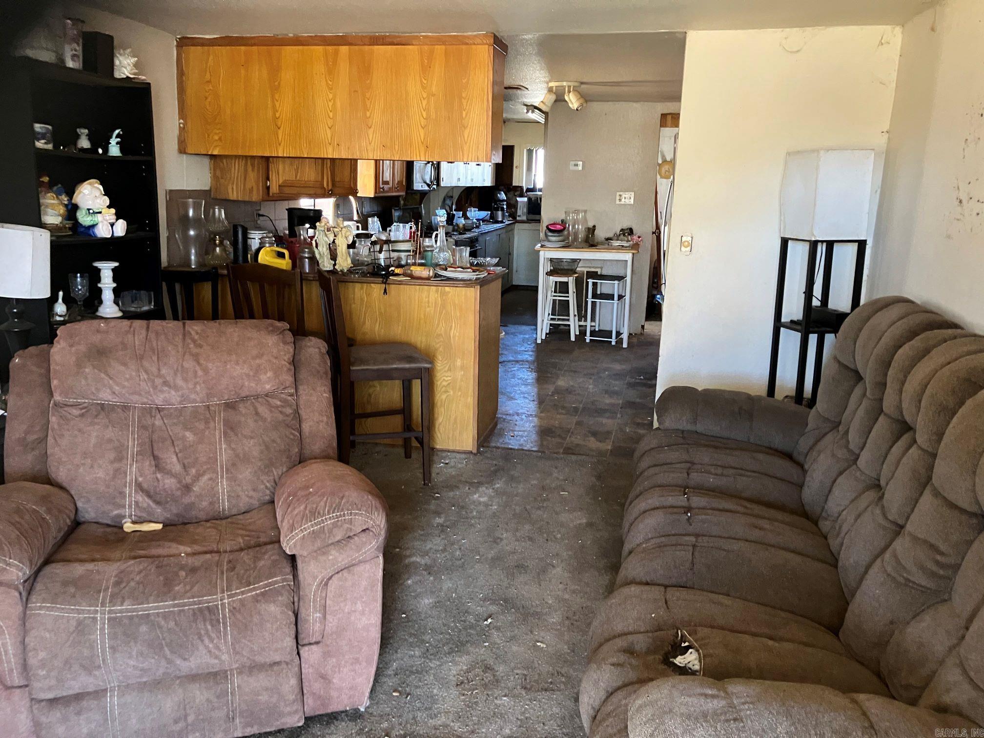 WALDRON CITY - Residential