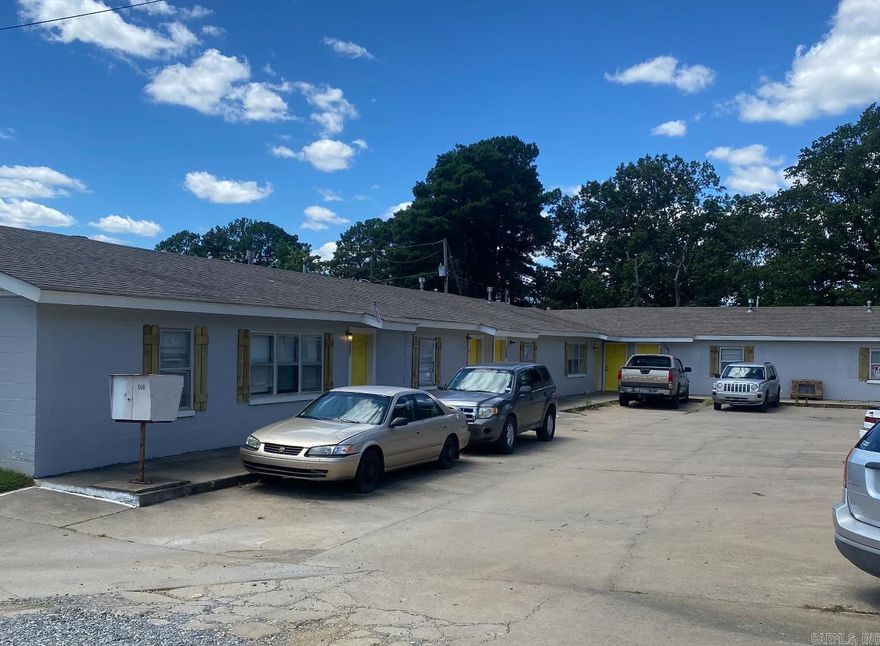Fully occupied 13 unit apartment complex. This property is located in the city. Cash flowing investment property. There are 6-1/1 units and 7 2/1 units. See Agent remarks for showing info
