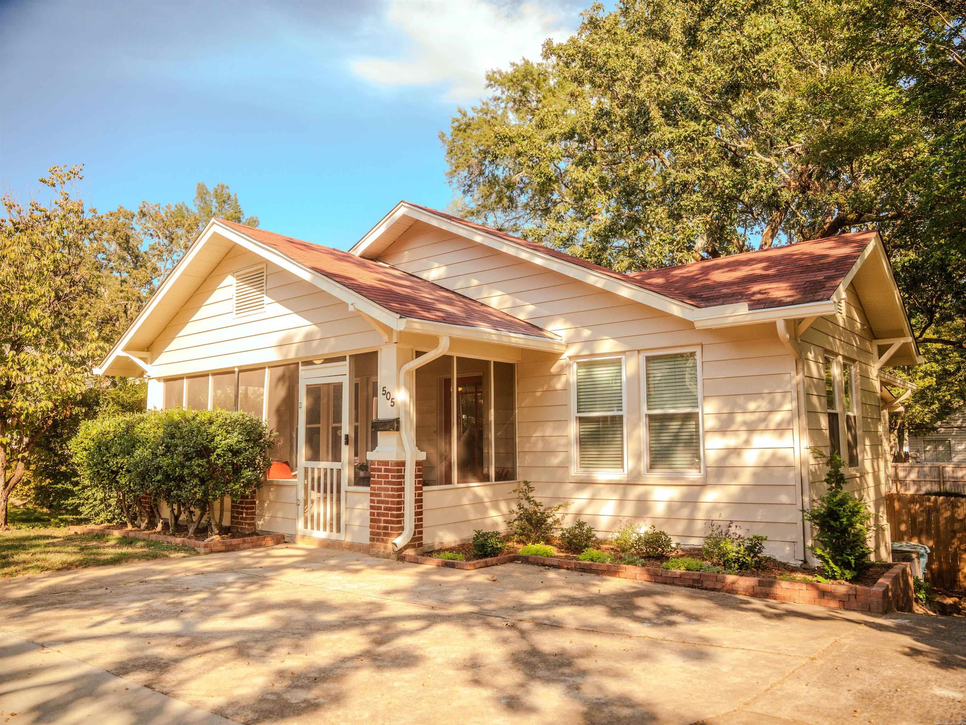 Move-in ready and full of charm! This beautifully updated 2-bedroom, 2-bathroom home in the heart of Hillcrest features a bright, open layout, hardwood floors, and a modern kitchen with stainless steel appliances. Both bathrooms have been tastefully renovated, including a walk in closet in the primary bedroom suite. Enjoy the wonderful screened in porch and a fully fenced private backyard . Just steps from shops, cafes, and parks—this is Hillcrest living at its best!