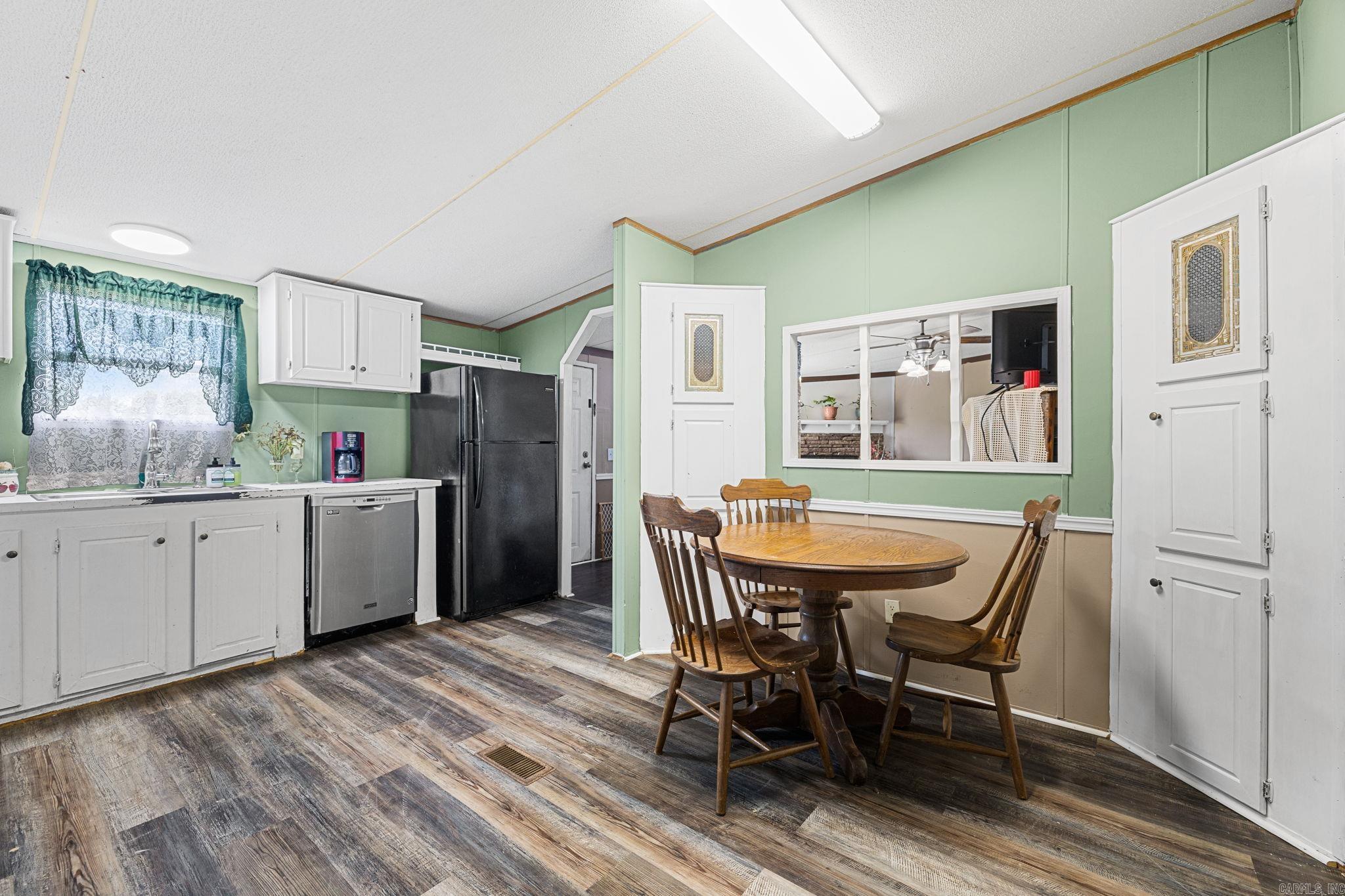 BAYOU METO PLACE - Residential