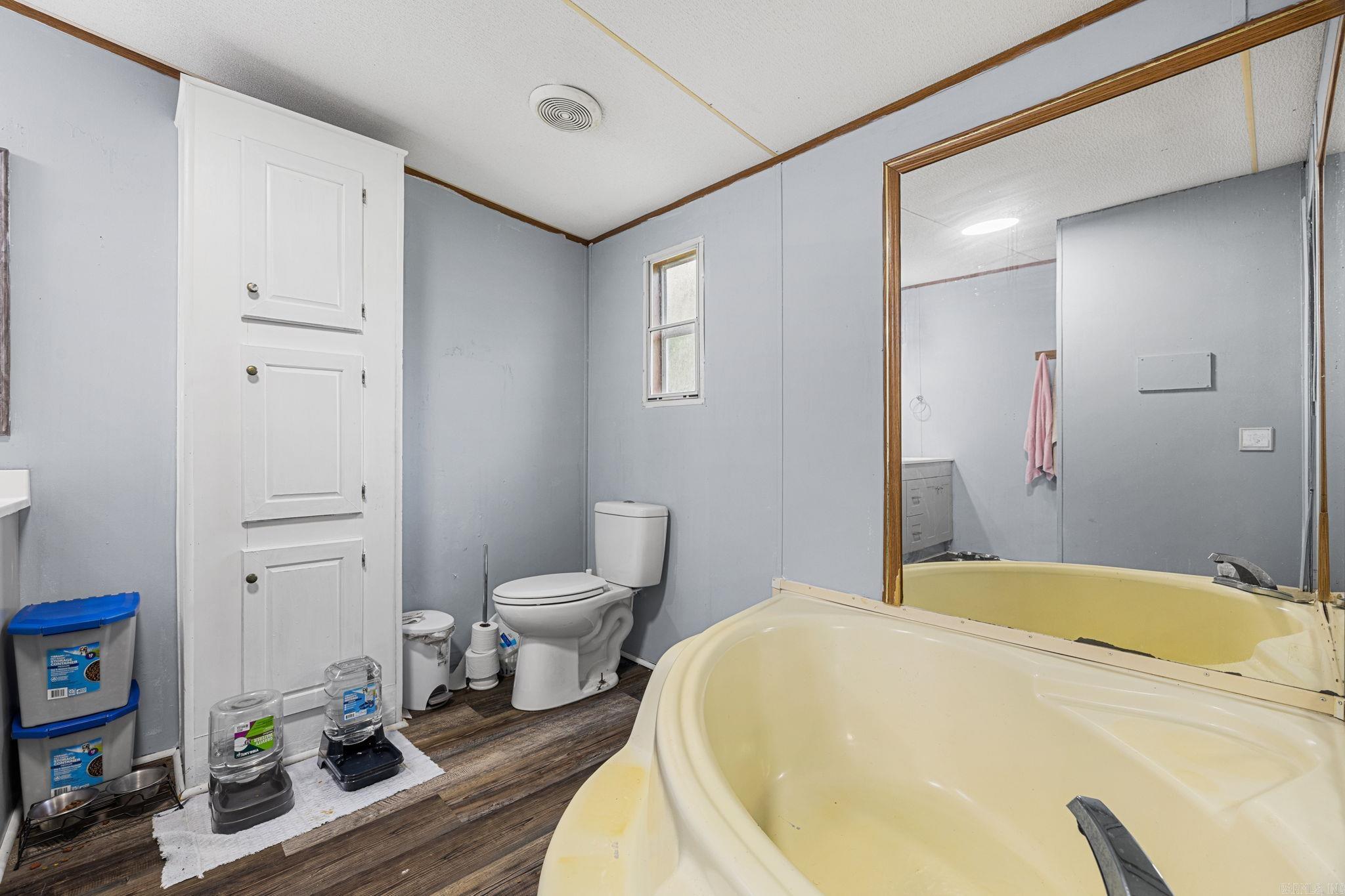 BAYOU METO PLACE - Residential