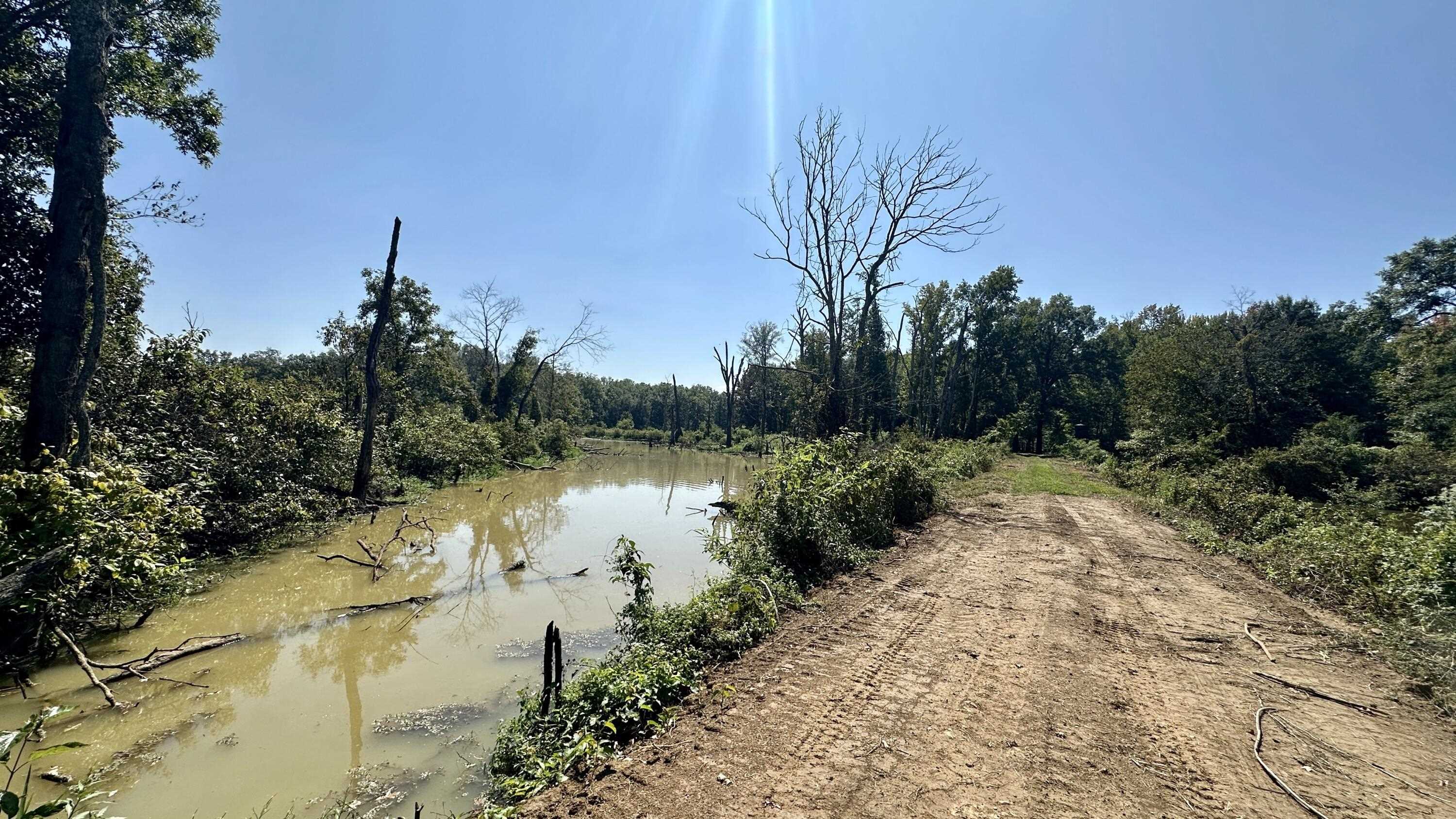 Metes & Bounds - Land