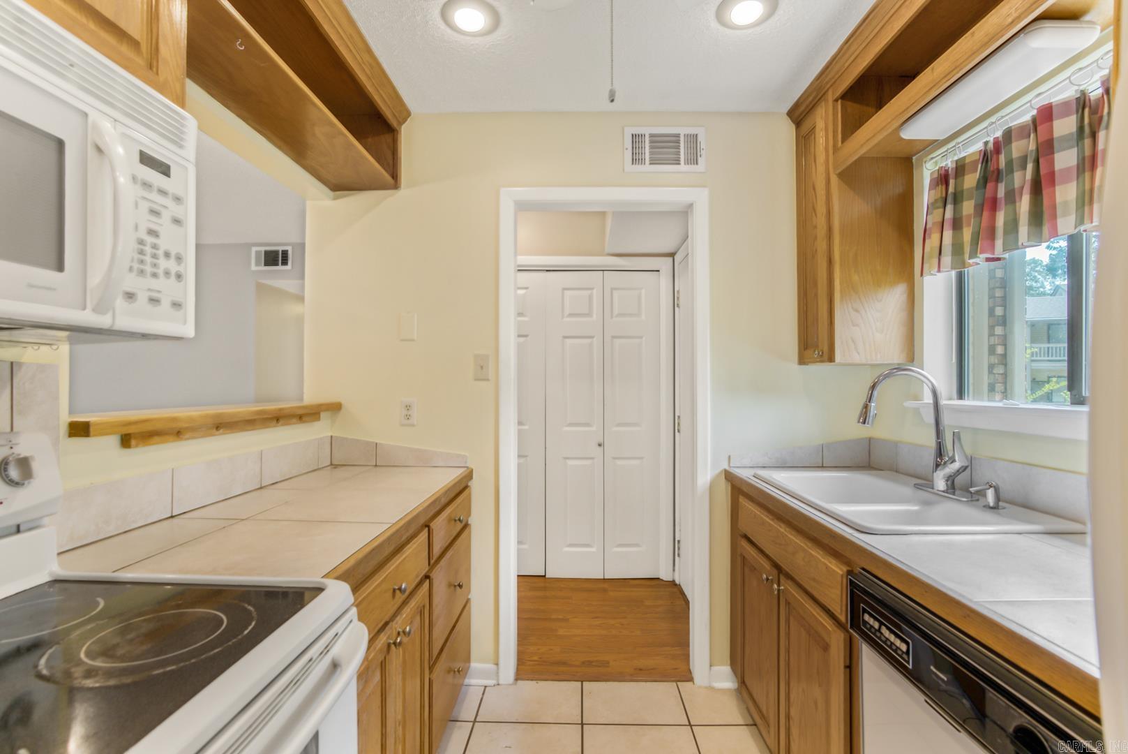 Forest Edge West Condo HPR - Residential Lease