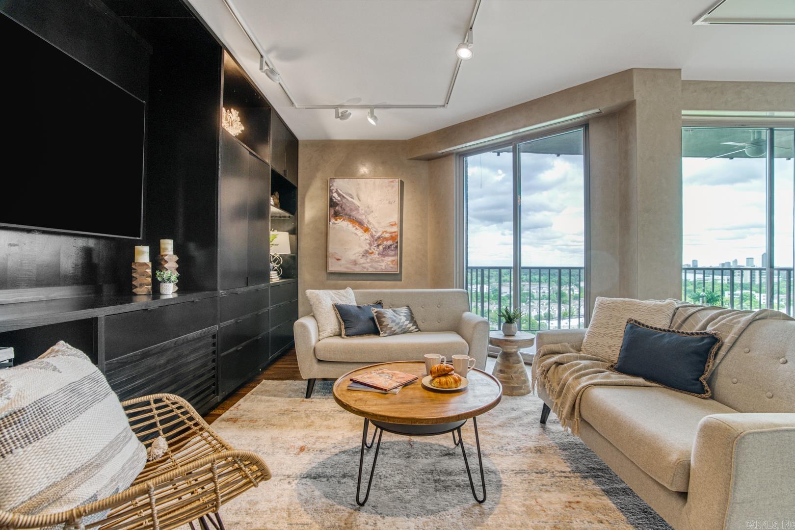 TREETOPS HPR - Residential