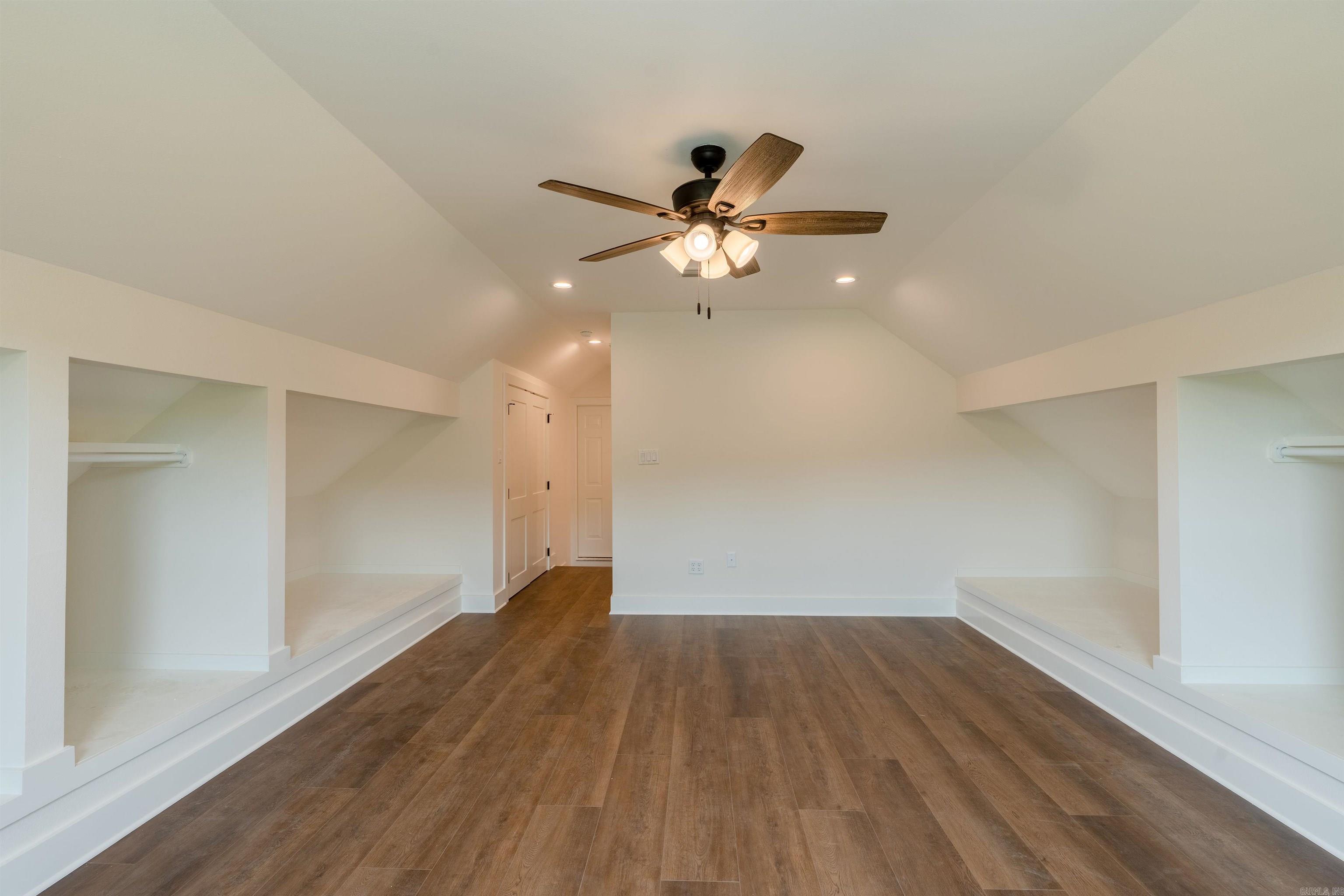 EAST RIVER DRIVE ESTATES - Residential