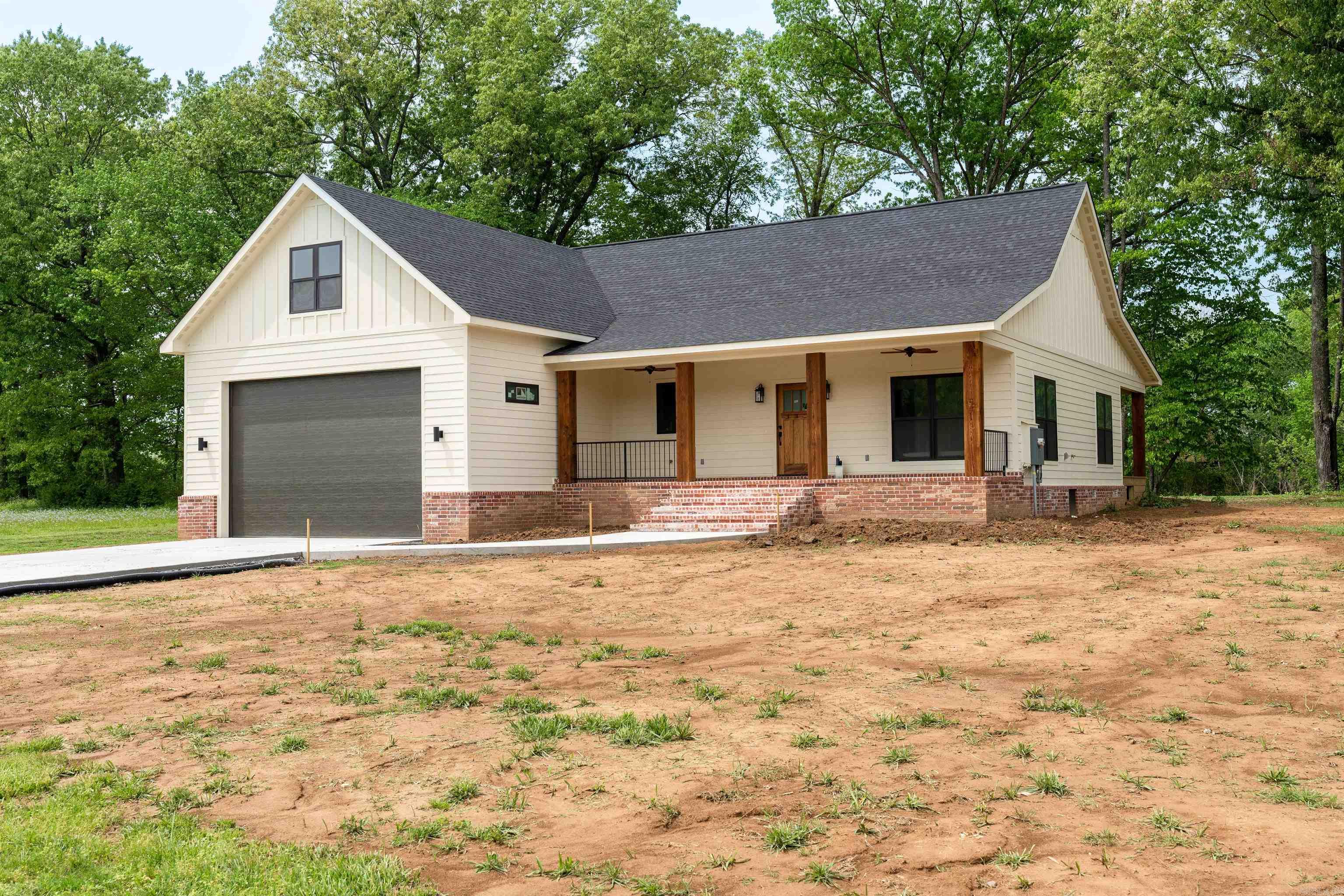 EAST RIVER DRIVE ESTATES - Residential