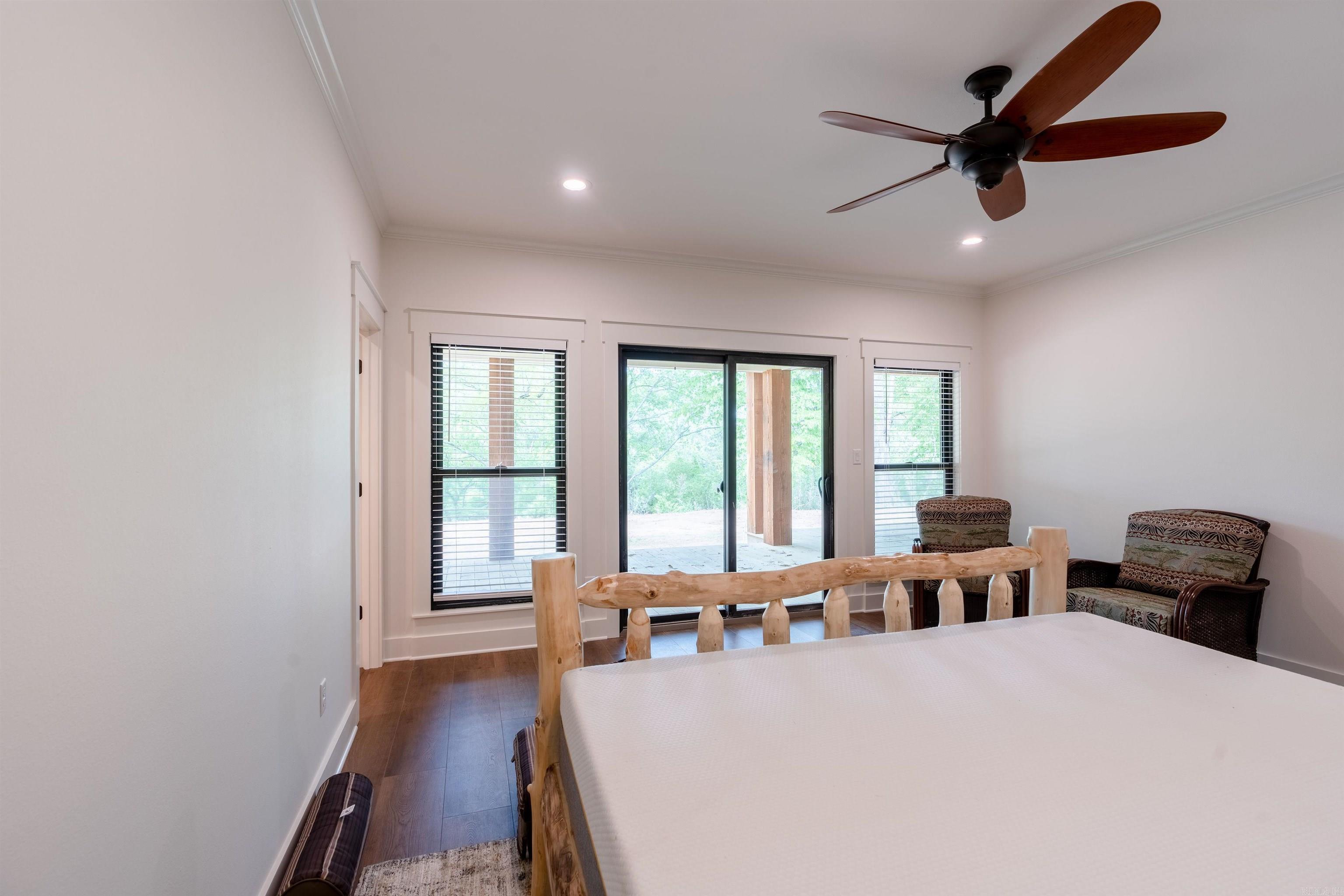 EAST RIVER DRIVE ESTATES - Residential