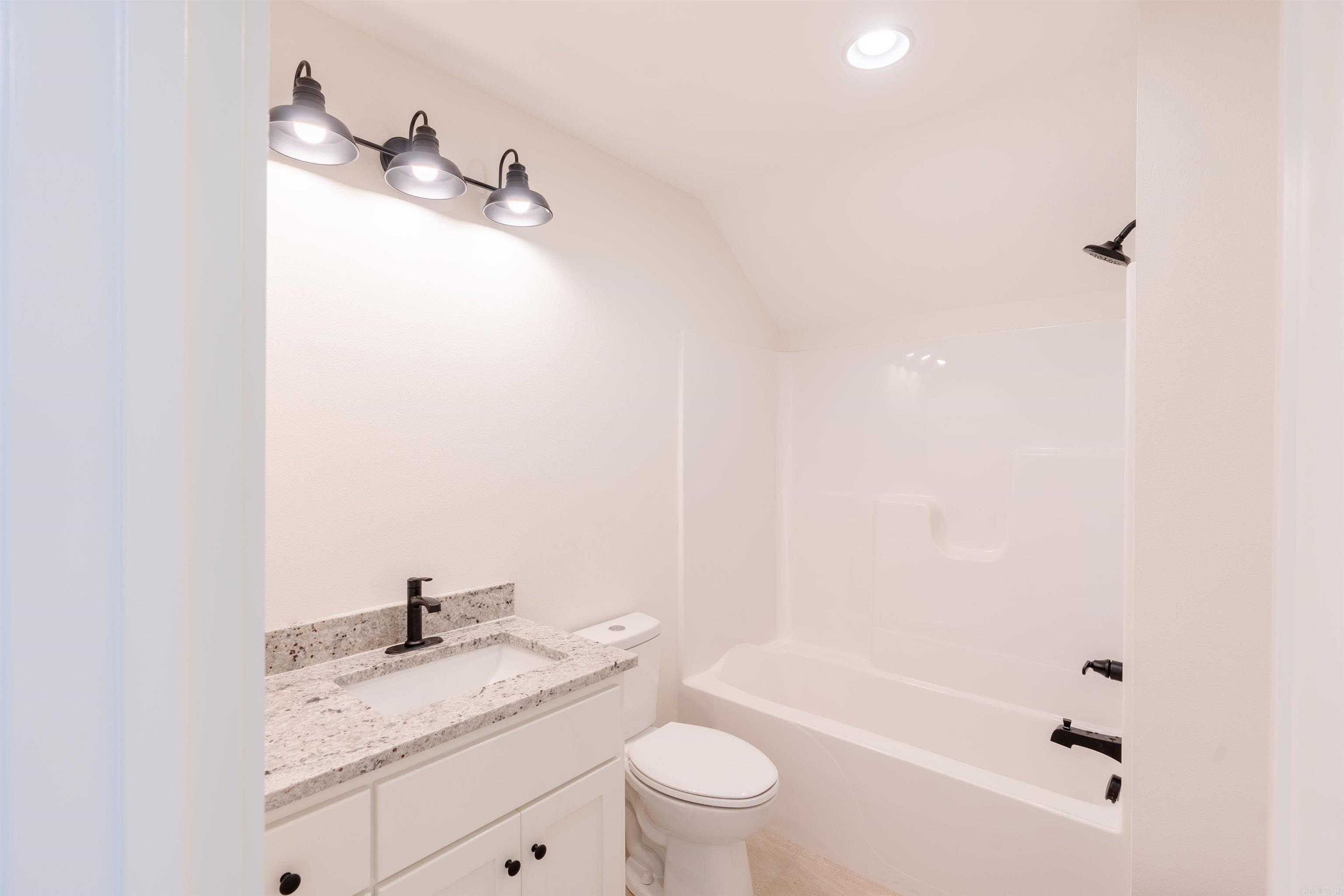 EAST RIVER DRIVE ESTATES - Residential