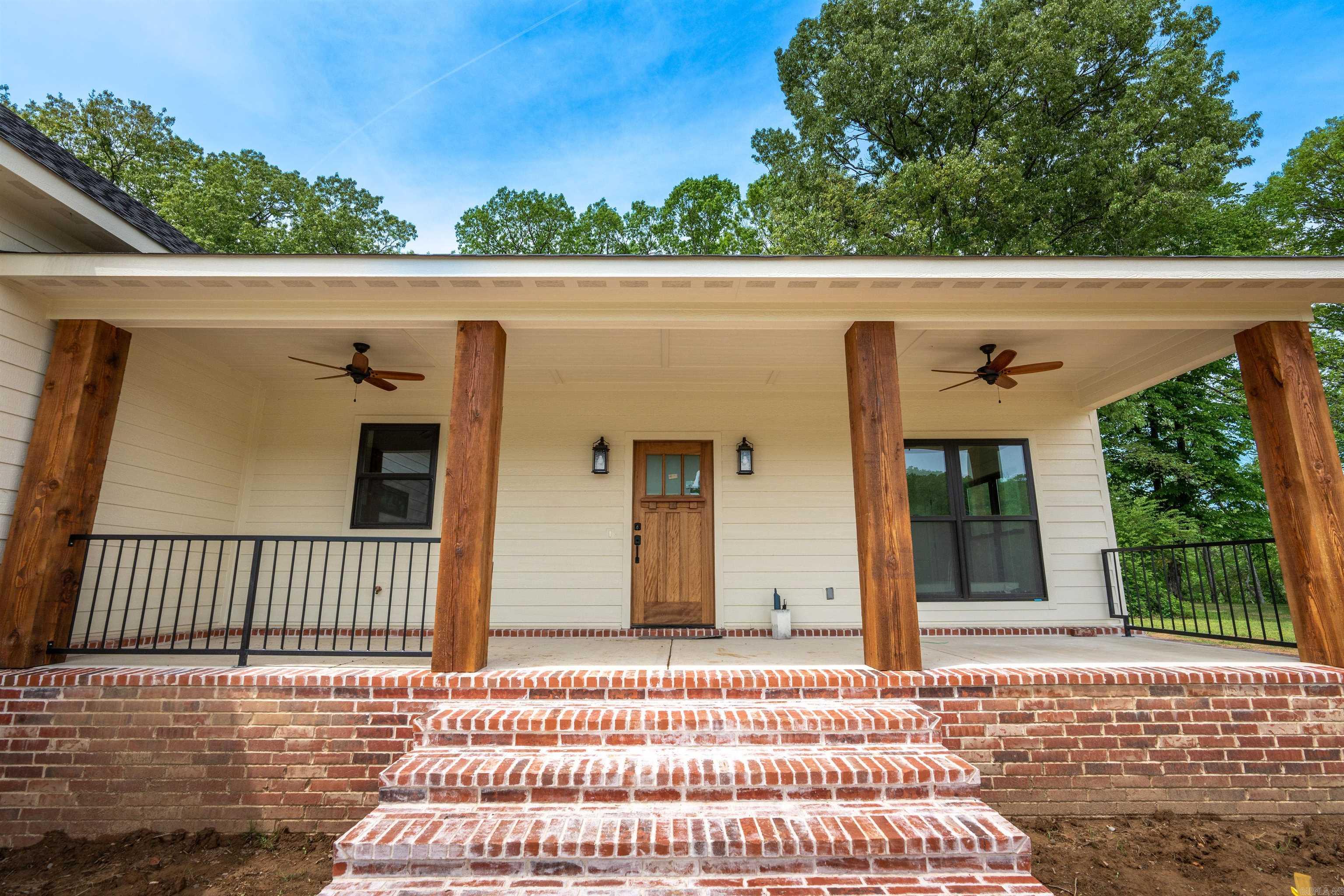 EAST RIVER DRIVE ESTATES - Residential