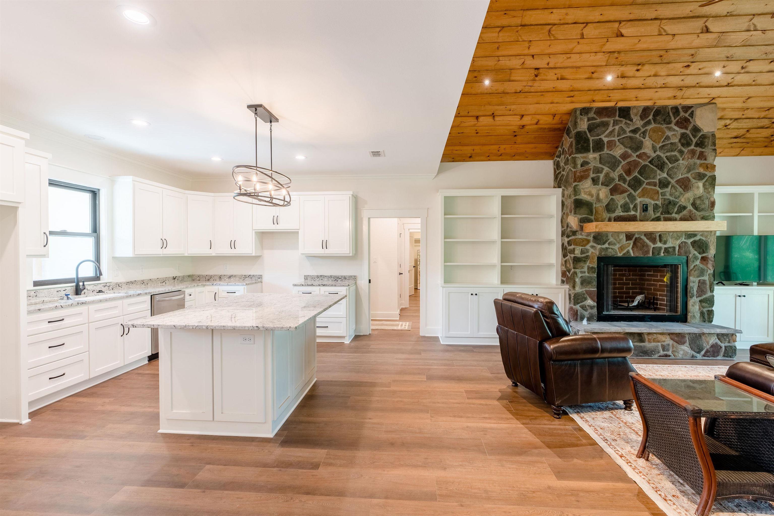 EAST RIVER DRIVE ESTATES - Residential