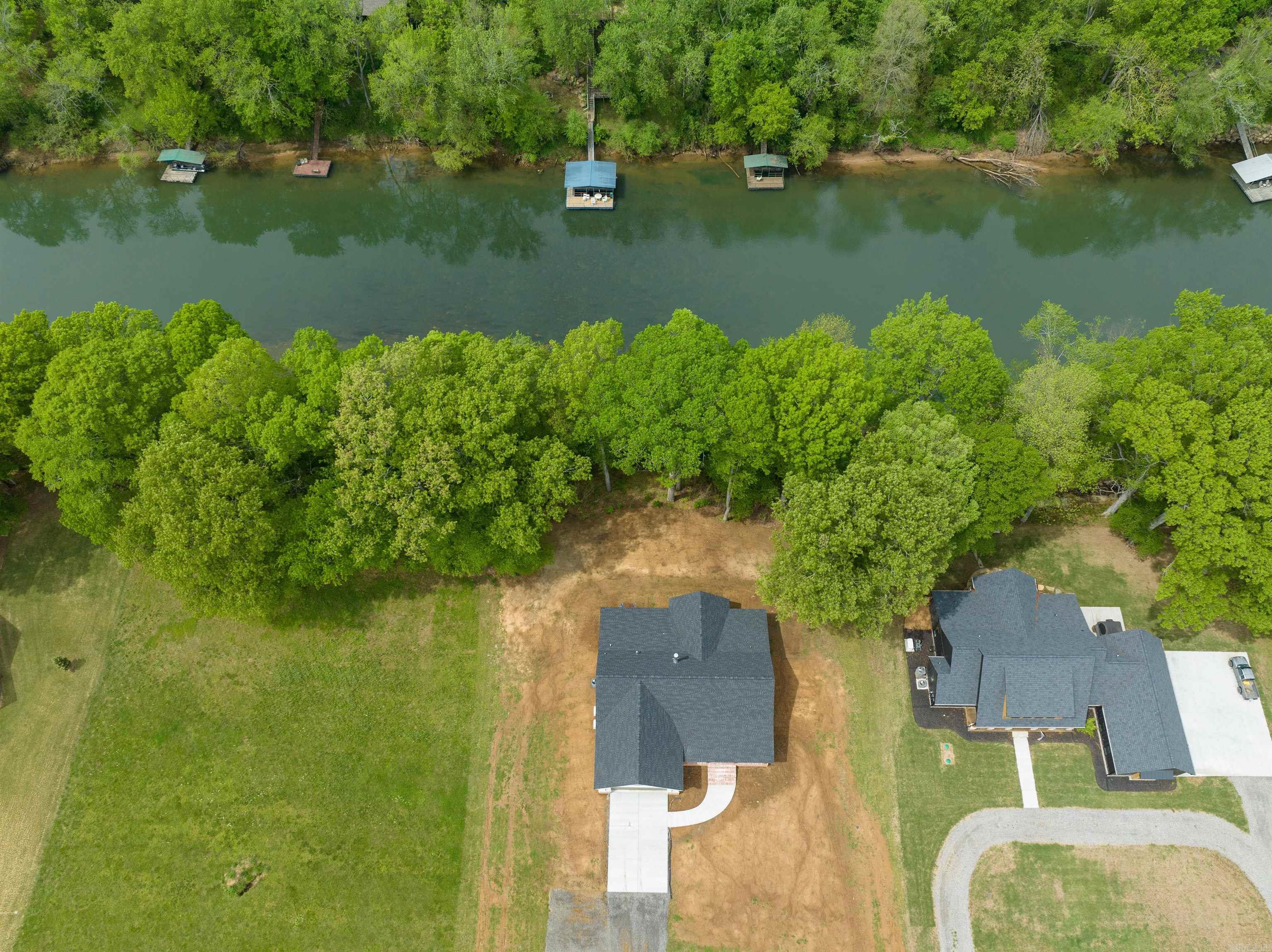 EAST RIVER DRIVE ESTATES - Residential