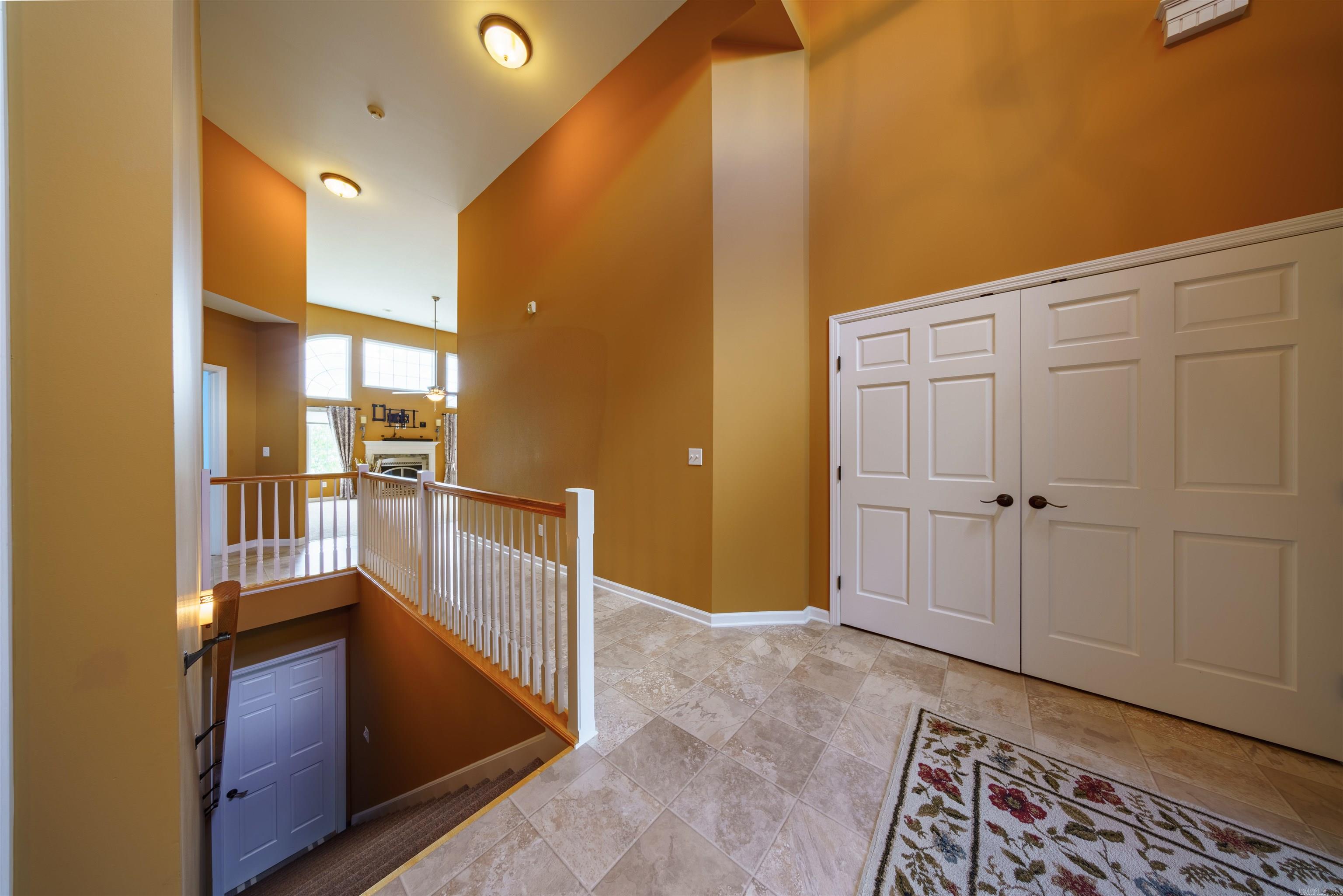 CROWN VIEW - Residential