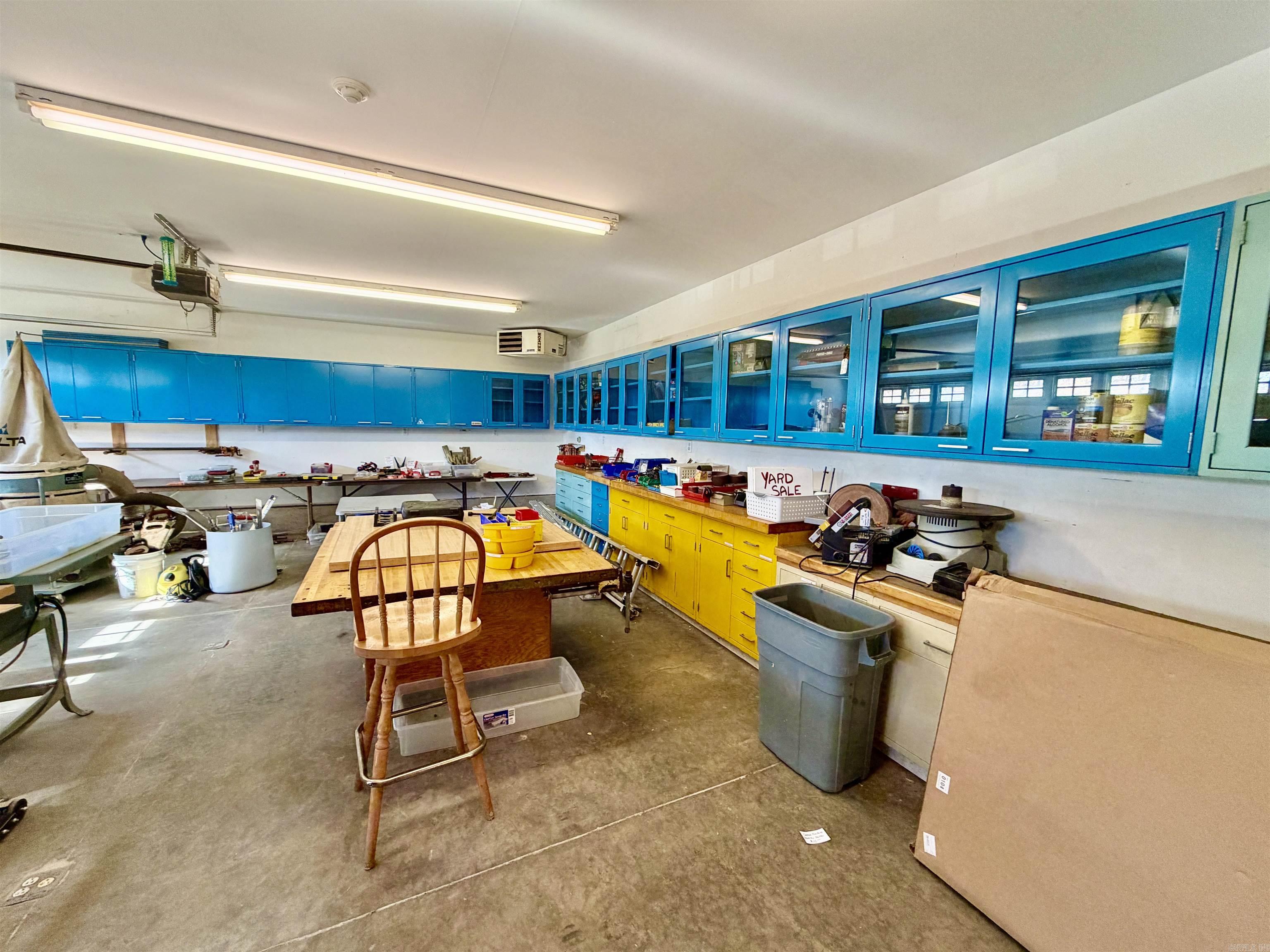 CROWN VIEW - Residential