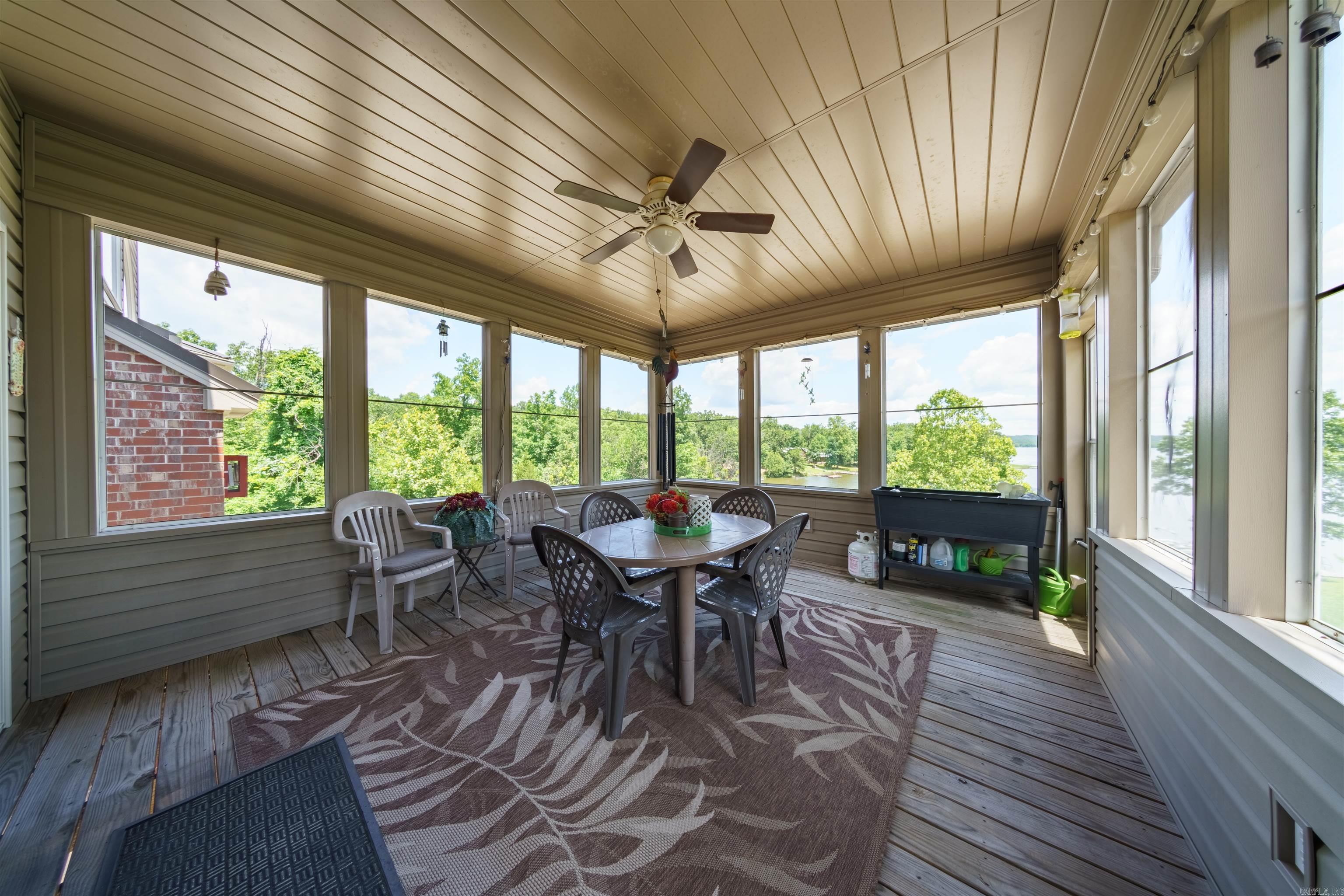 CROWN VIEW - Residential