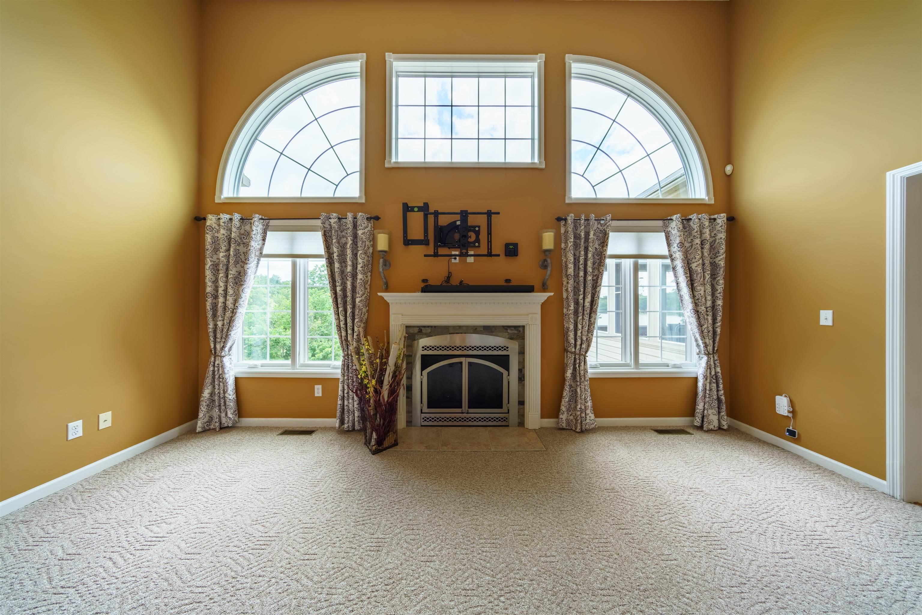 CROWN VIEW - Residential