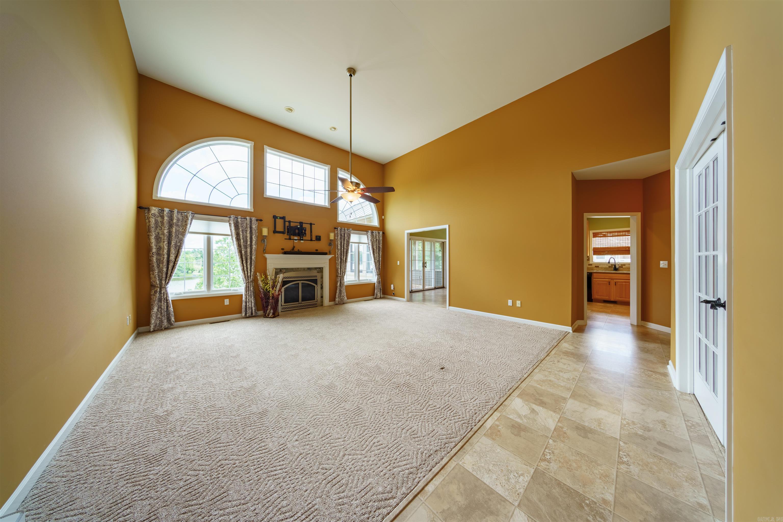 CROWN VIEW - Residential