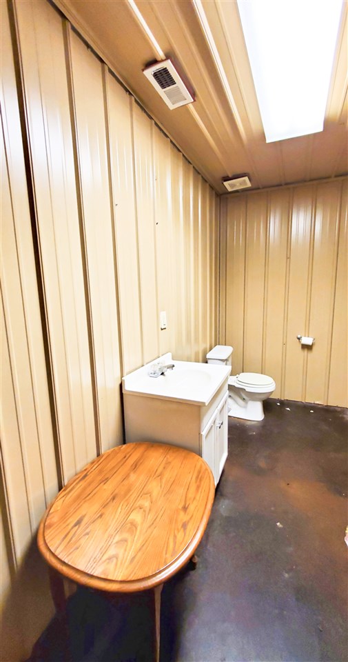 nil - Commercial Sale