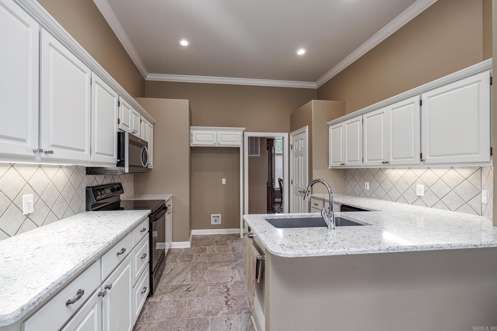 ISABELLA COURTS - Residential