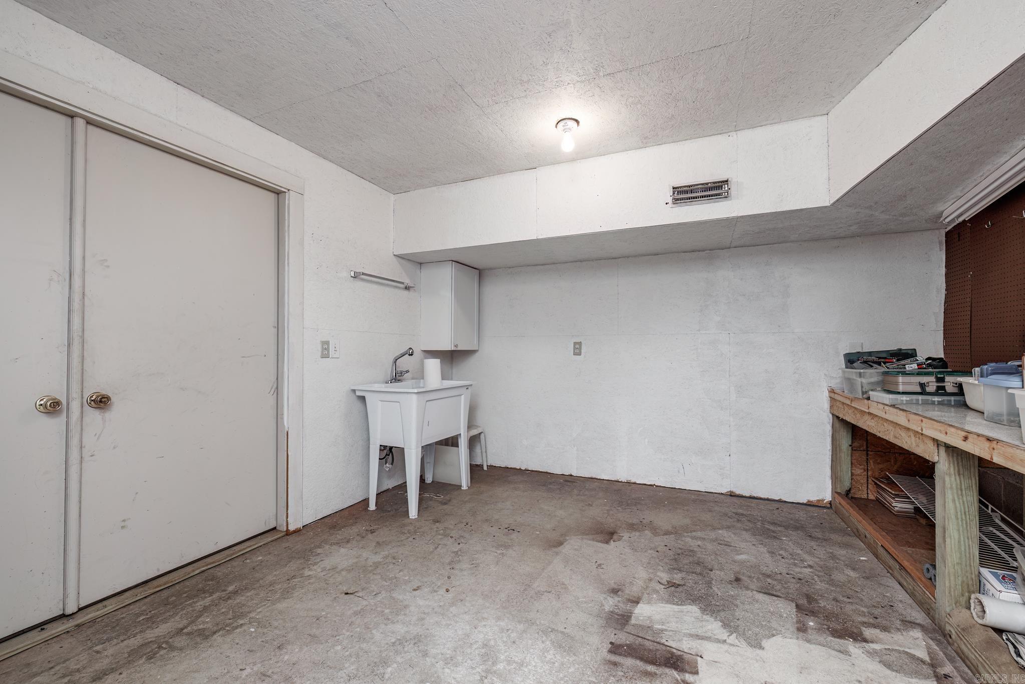 ISABELLA COURTS - Residential