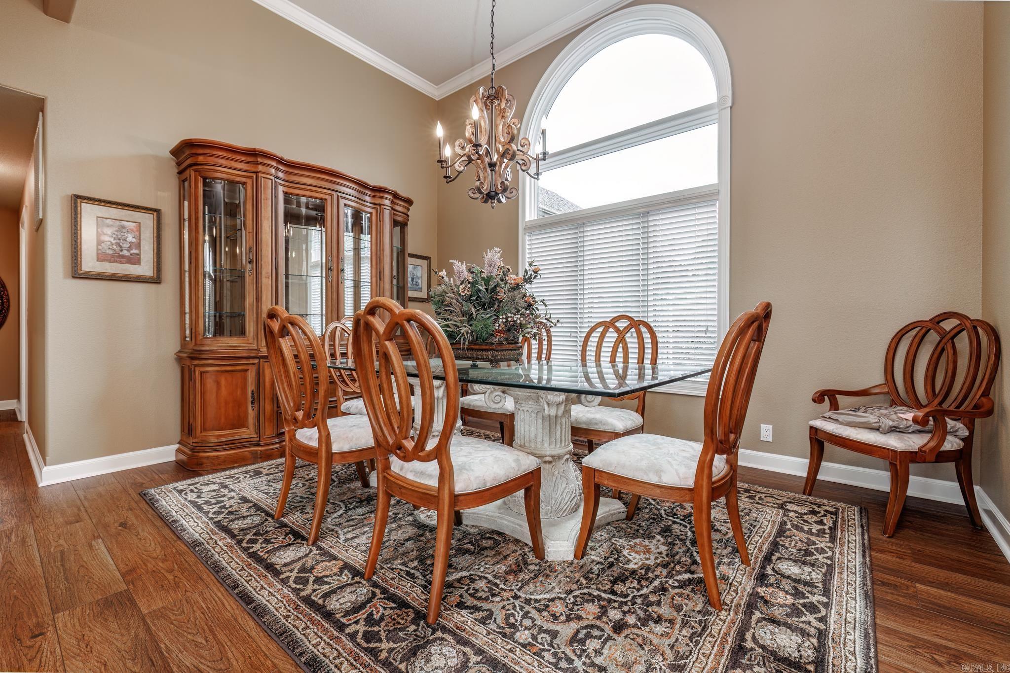 ISABELLA COURTS - Residential