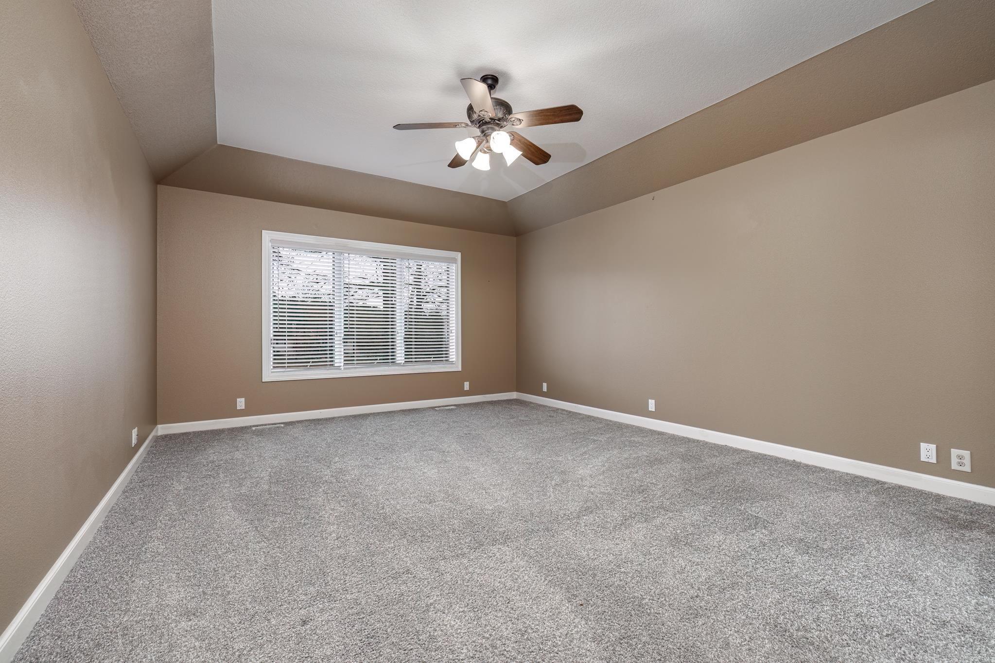 ISABELLA COURTS - Residential