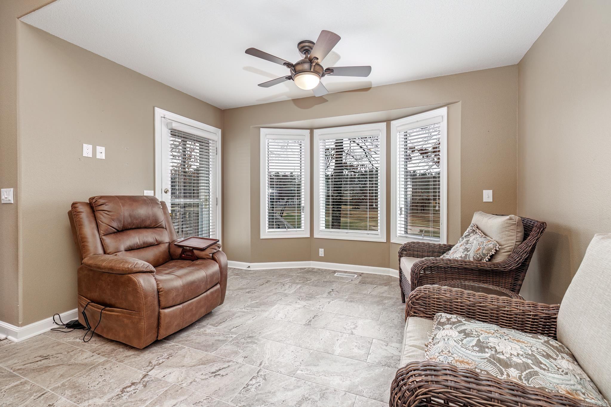 ISABELLA COURTS - Residential