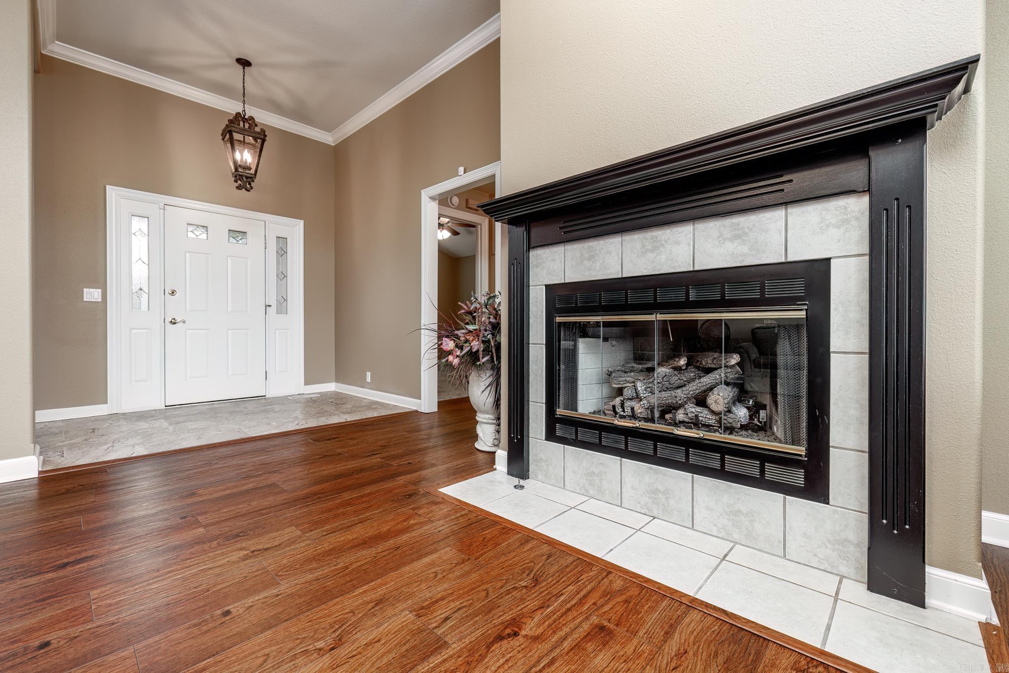 ISABELLA COURTS - Residential