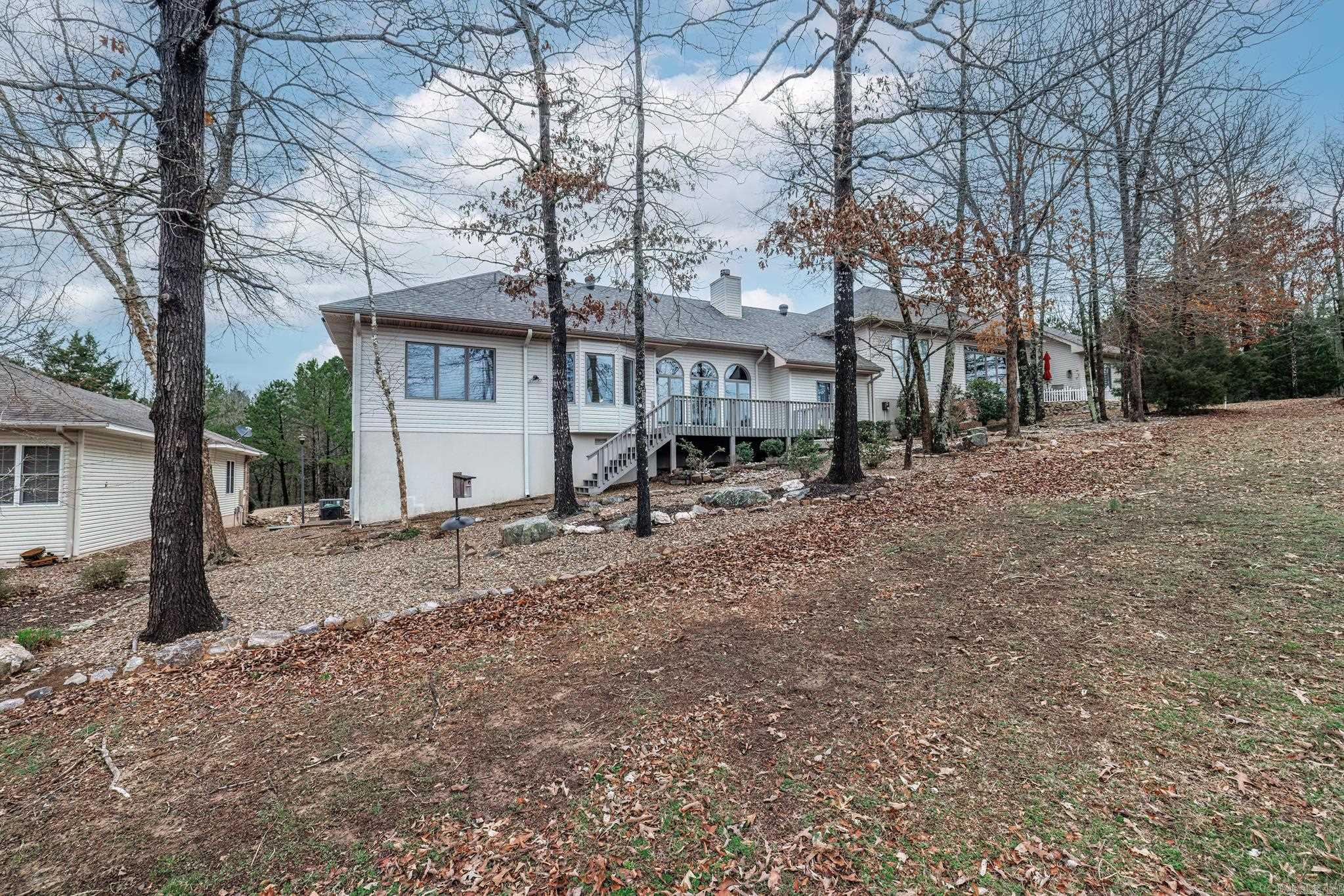 ISABELLA COURTS - Residential