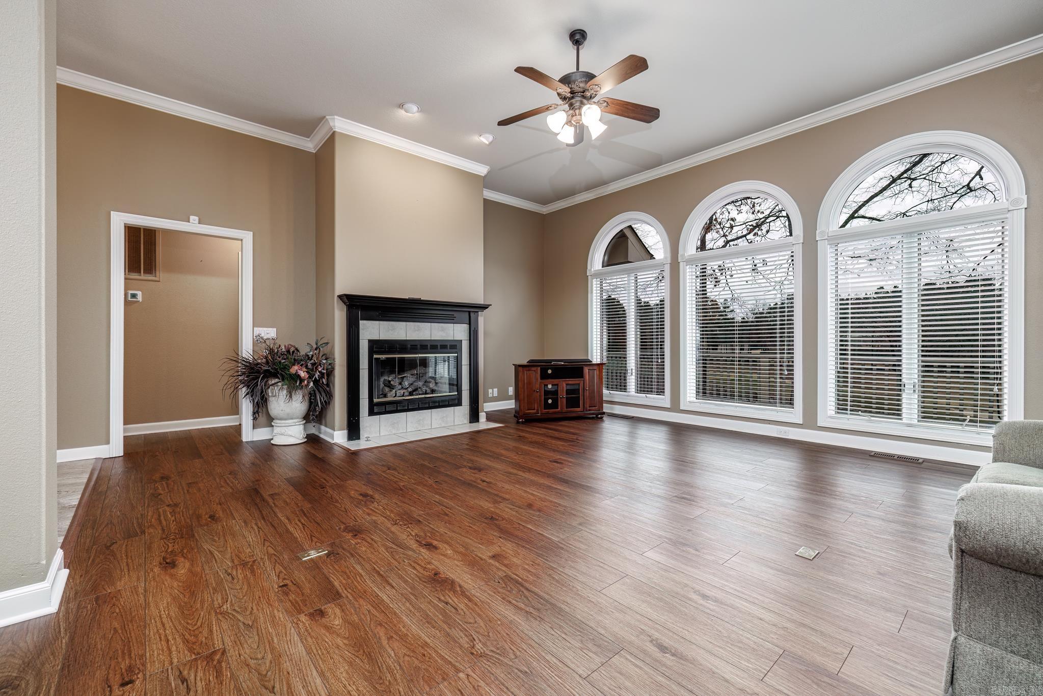 ISABELLA COURTS - Residential