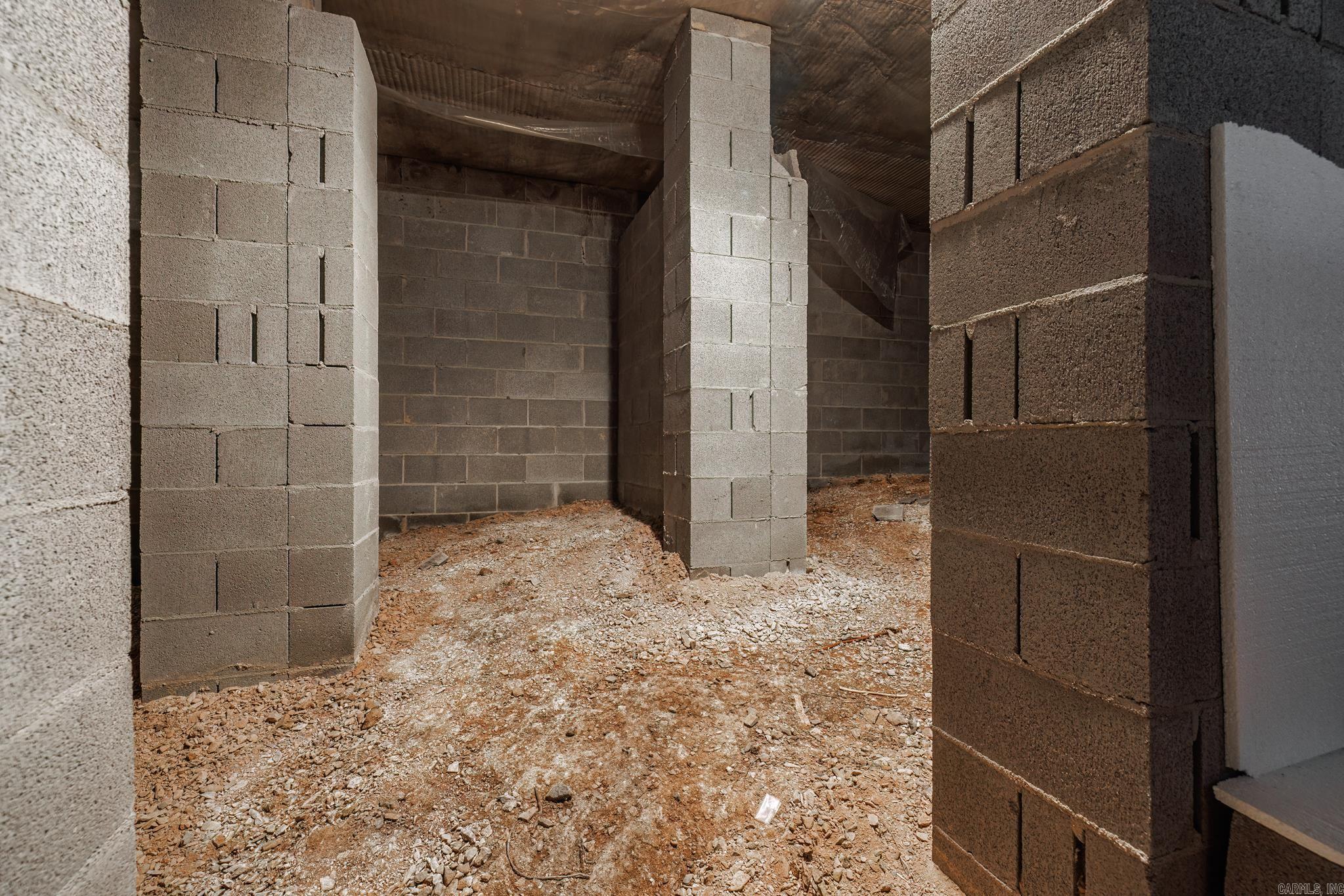 ISABELLA COURTS - Residential