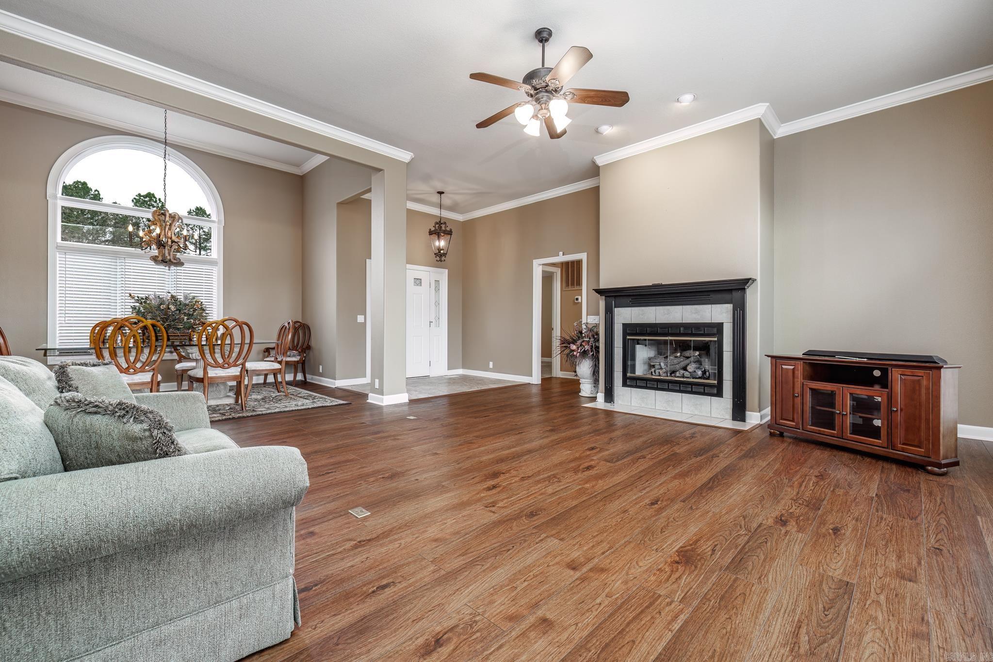 ISABELLA COURTS - Residential