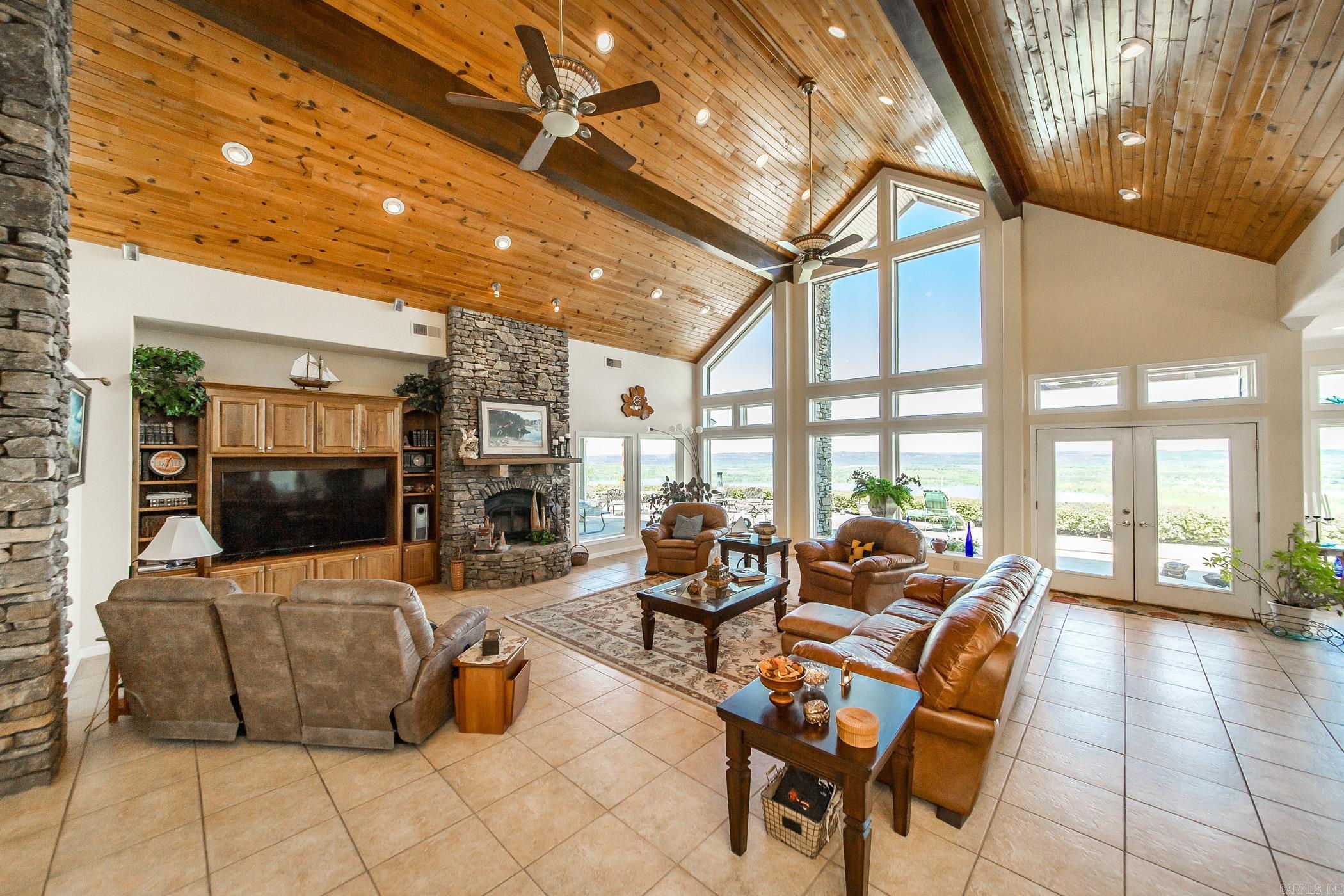 CLIFFVIEW TRACTS - Residential