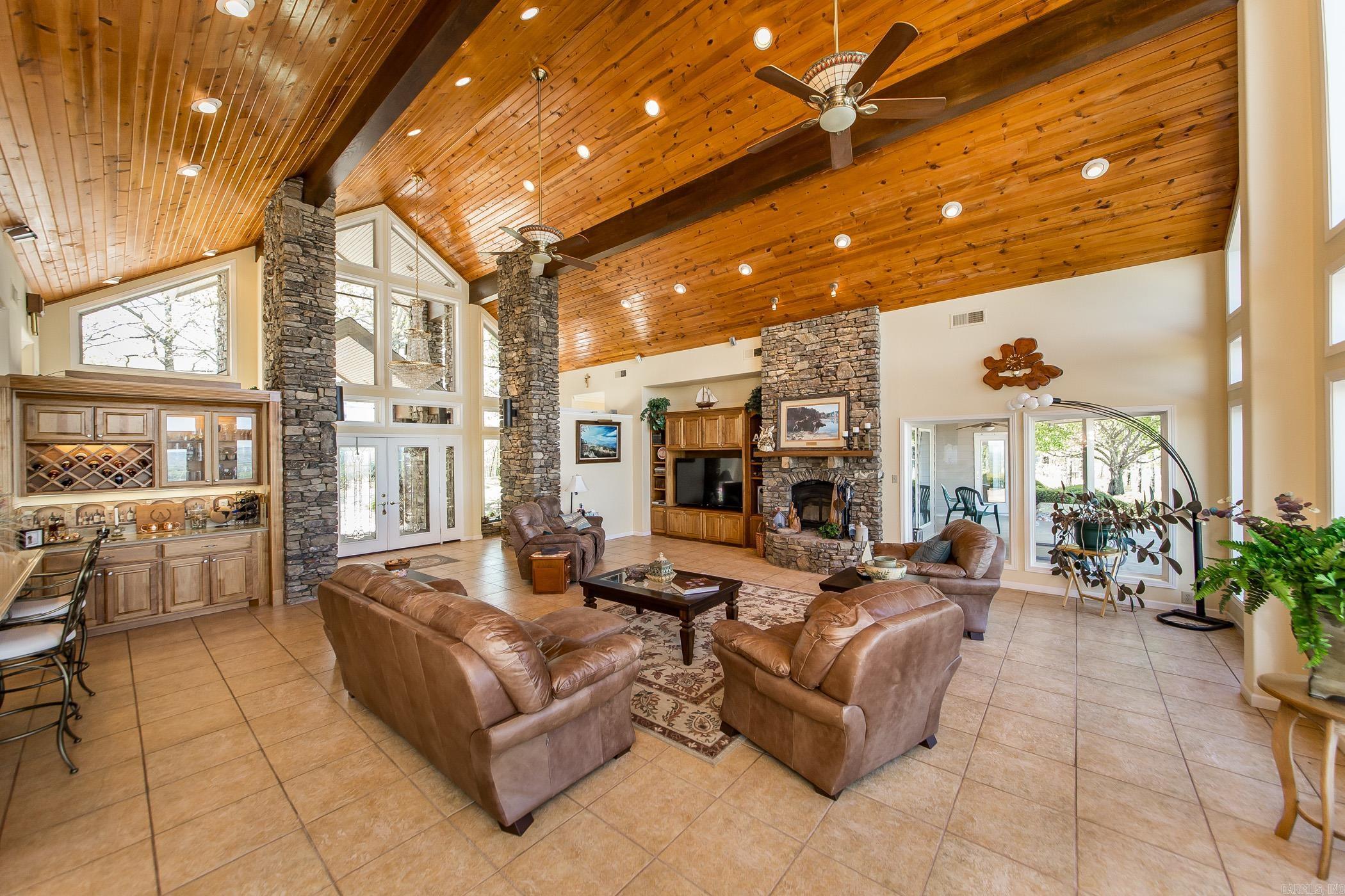 CLIFFVIEW TRACTS - Residential