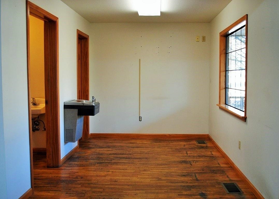 Metes & Bounds - Commercial Sale
