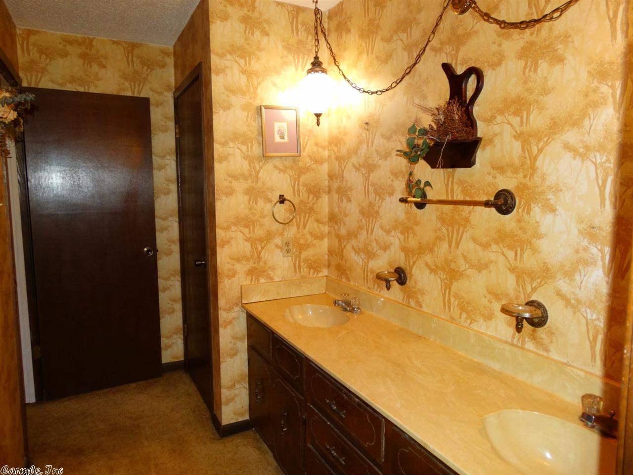 Kelli Manor - Residential