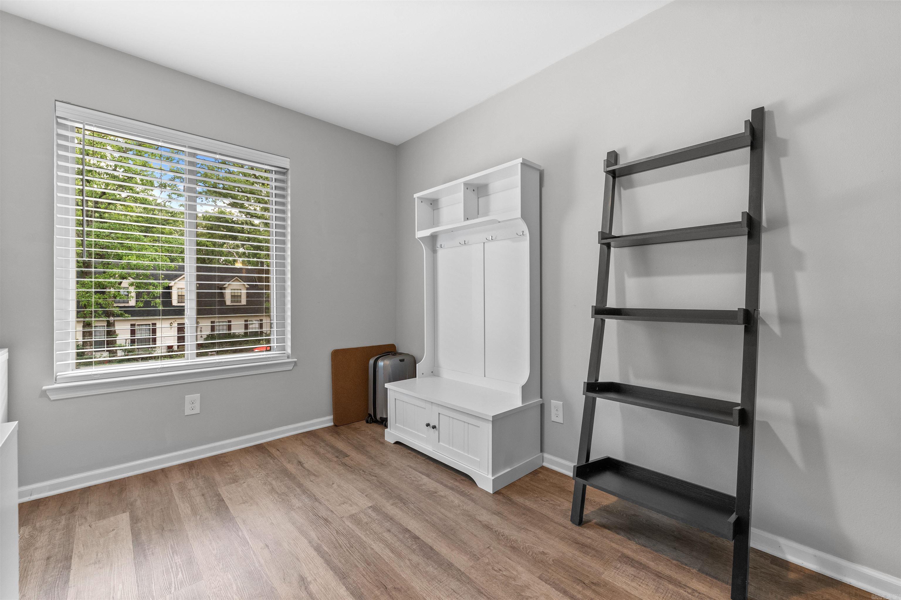 INDIAN HILLS - Residential