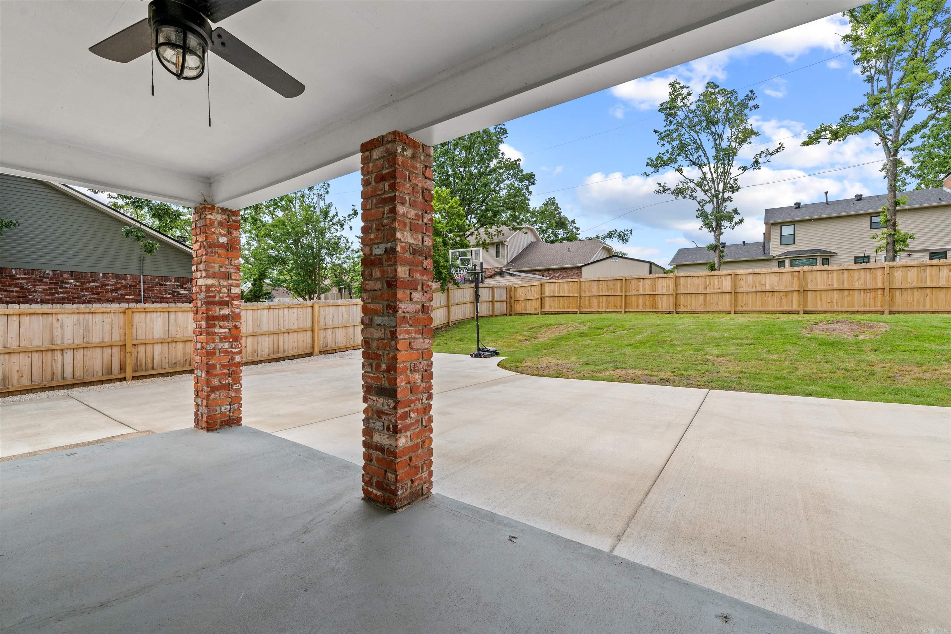 INDIAN HILLS - Residential