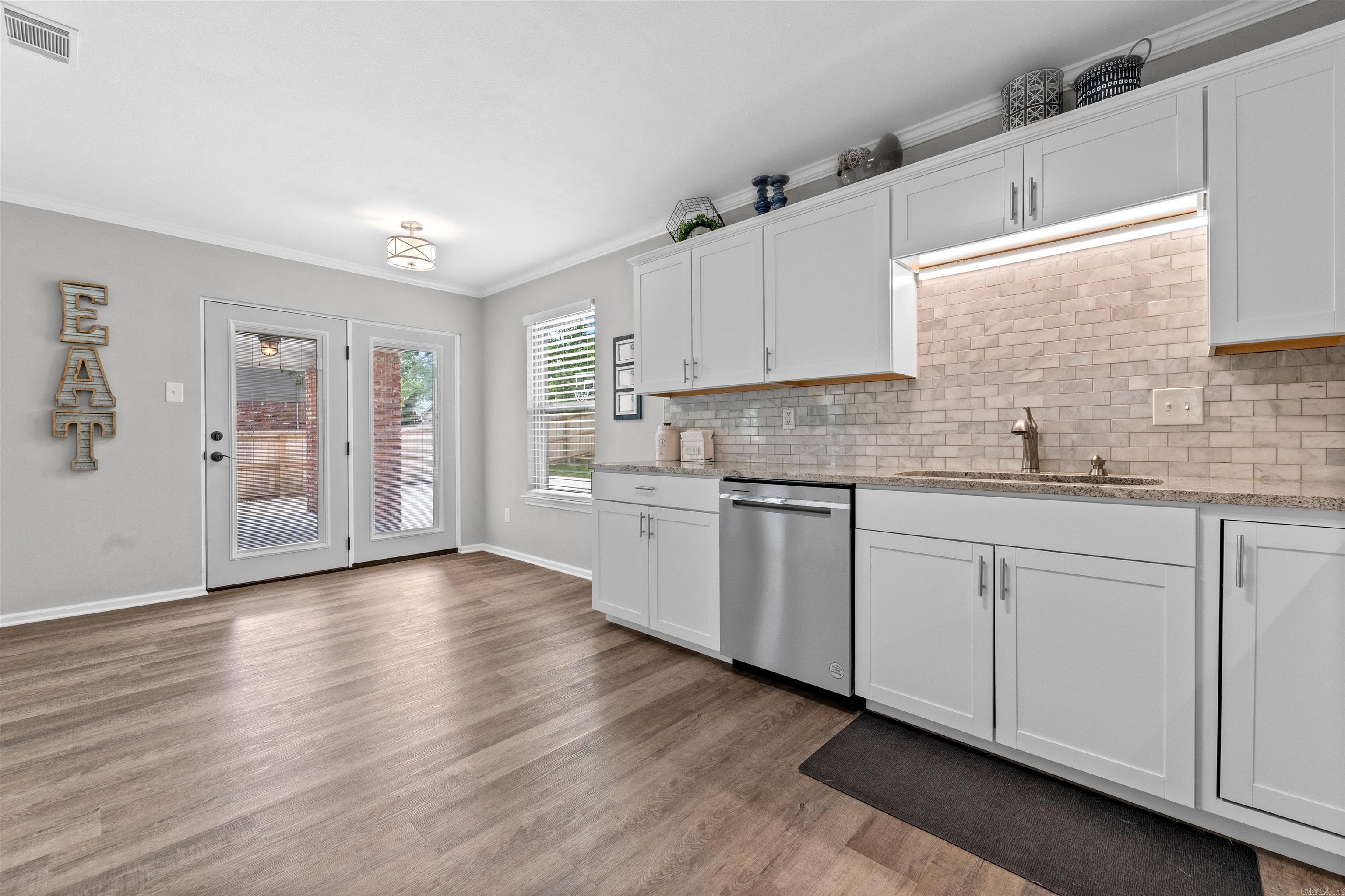 INDIAN HILLS - Residential