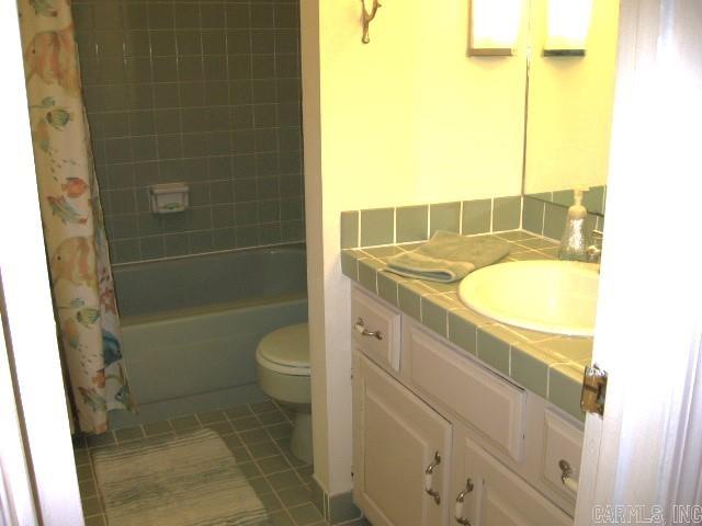 HAMILTON HILLS - Residential