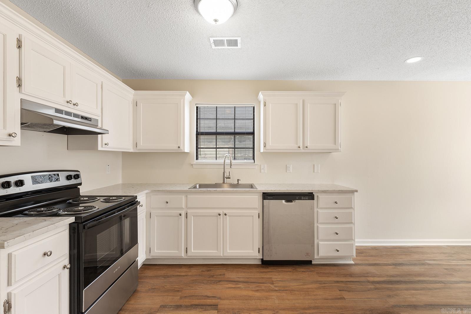 ORIGINAL TOWN-BRYANT - Residential