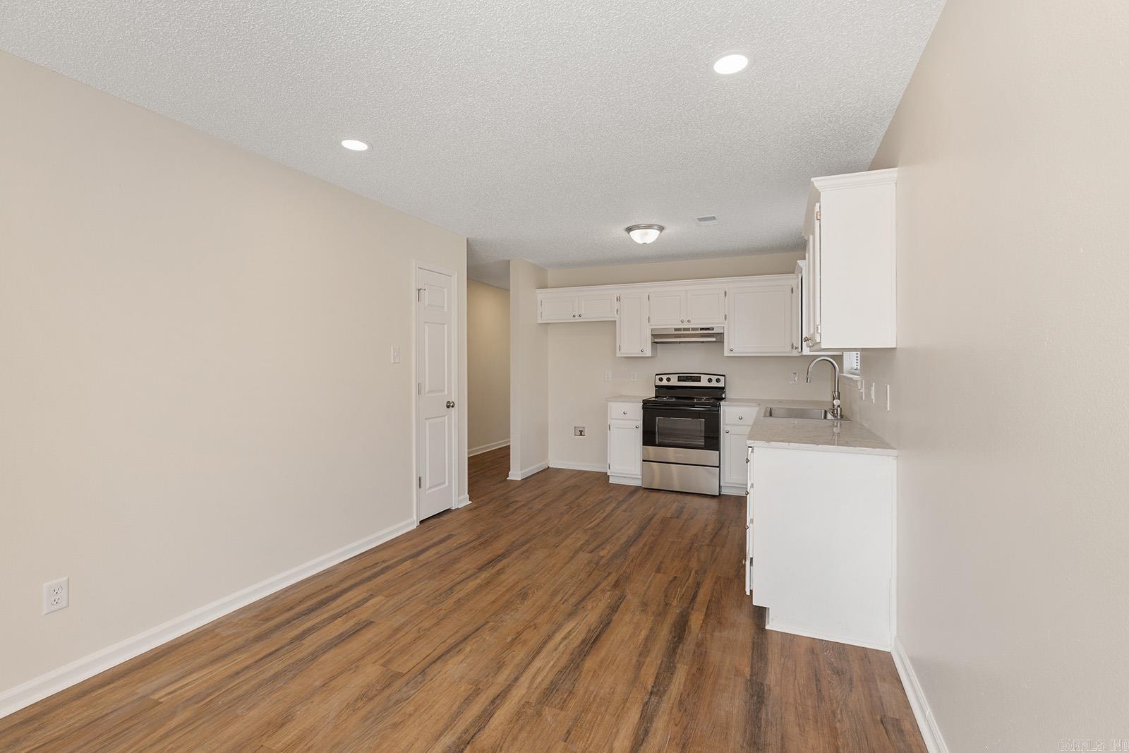 ORIGINAL TOWN-BRYANT - Residential