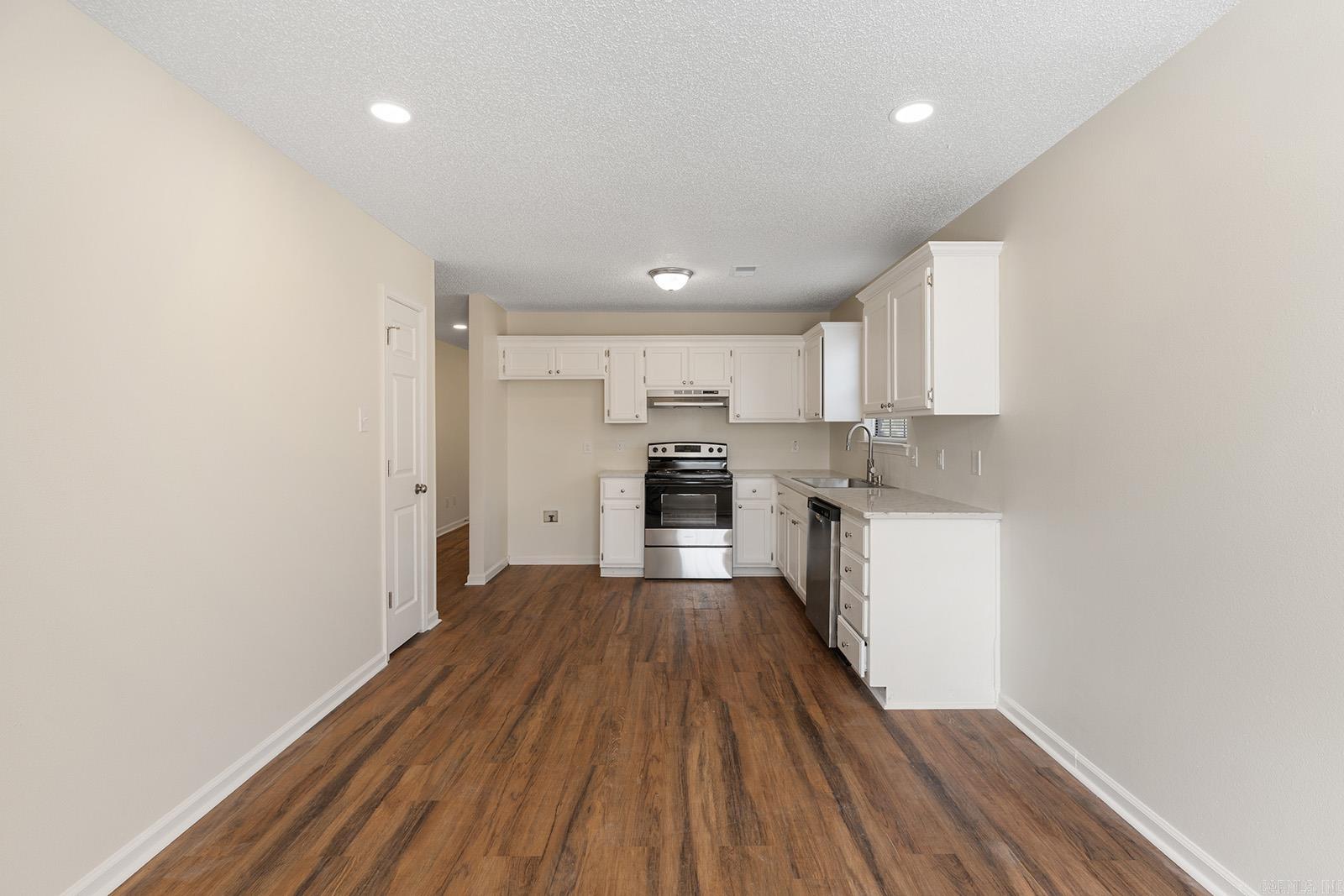 ORIGINAL TOWN-BRYANT - Residential