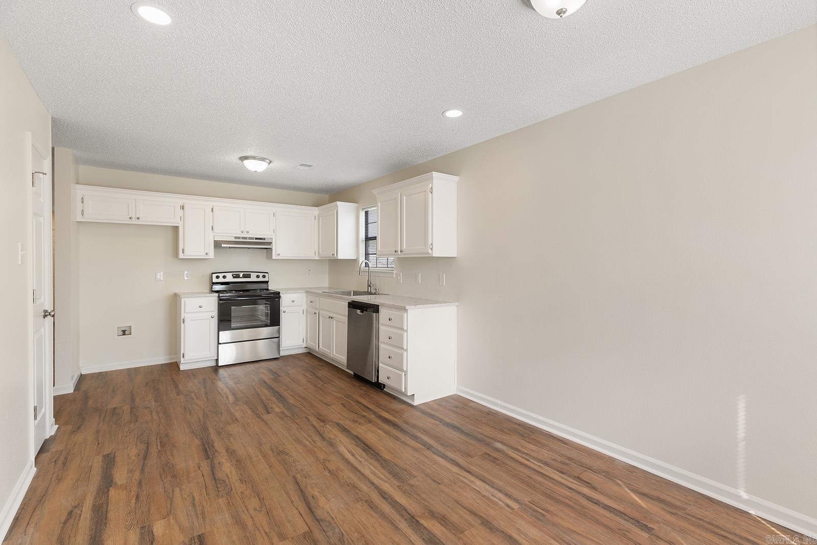 ORIGINAL TOWN-BRYANT - Residential