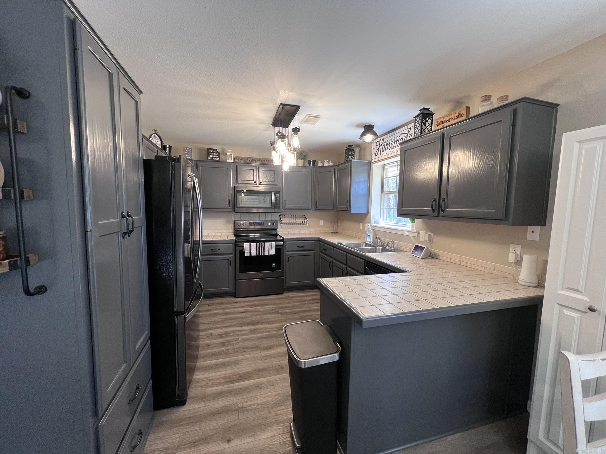 BLAKES TALL PINES - Residential