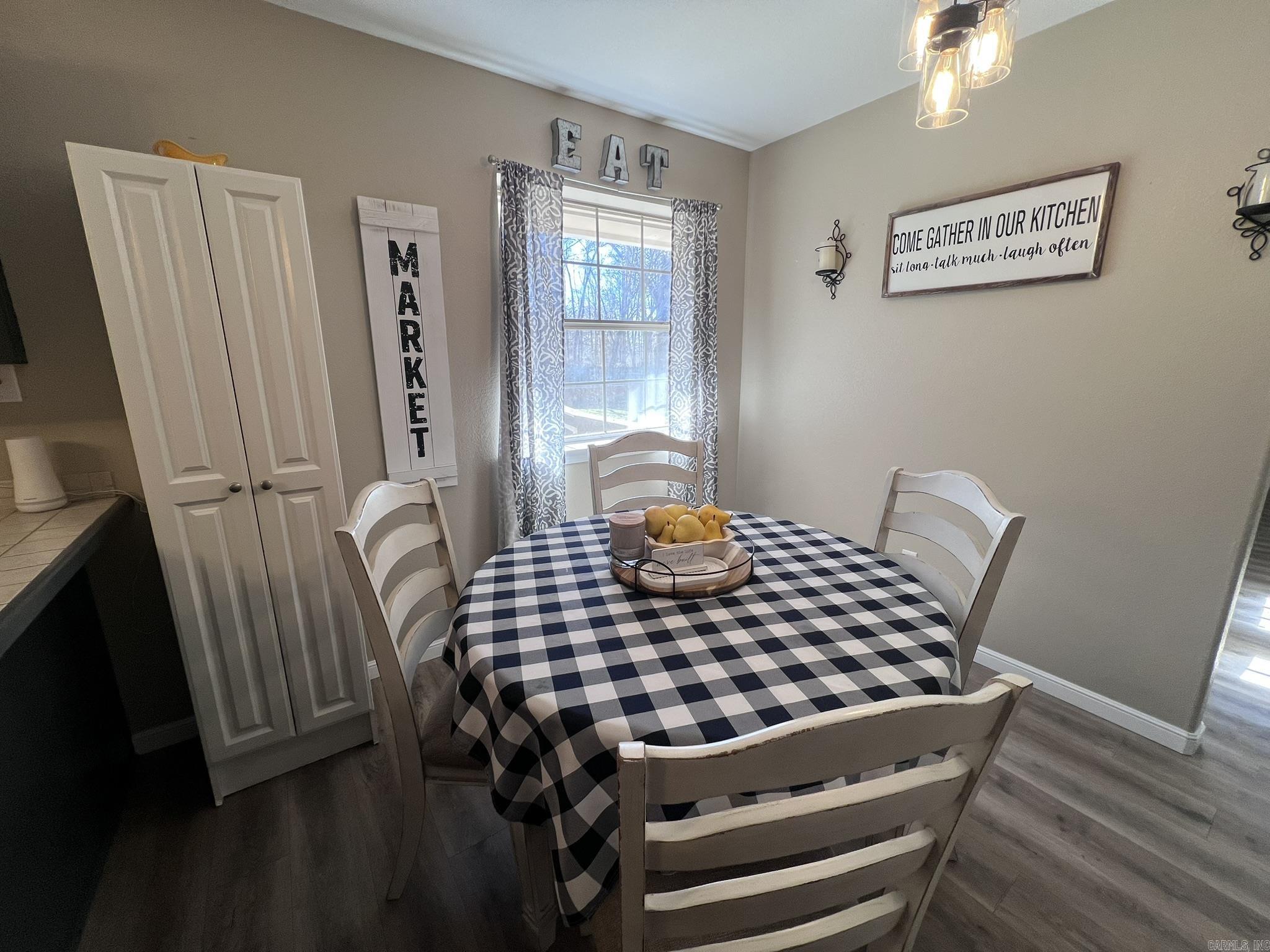 BLAKES TALL PINES - Residential