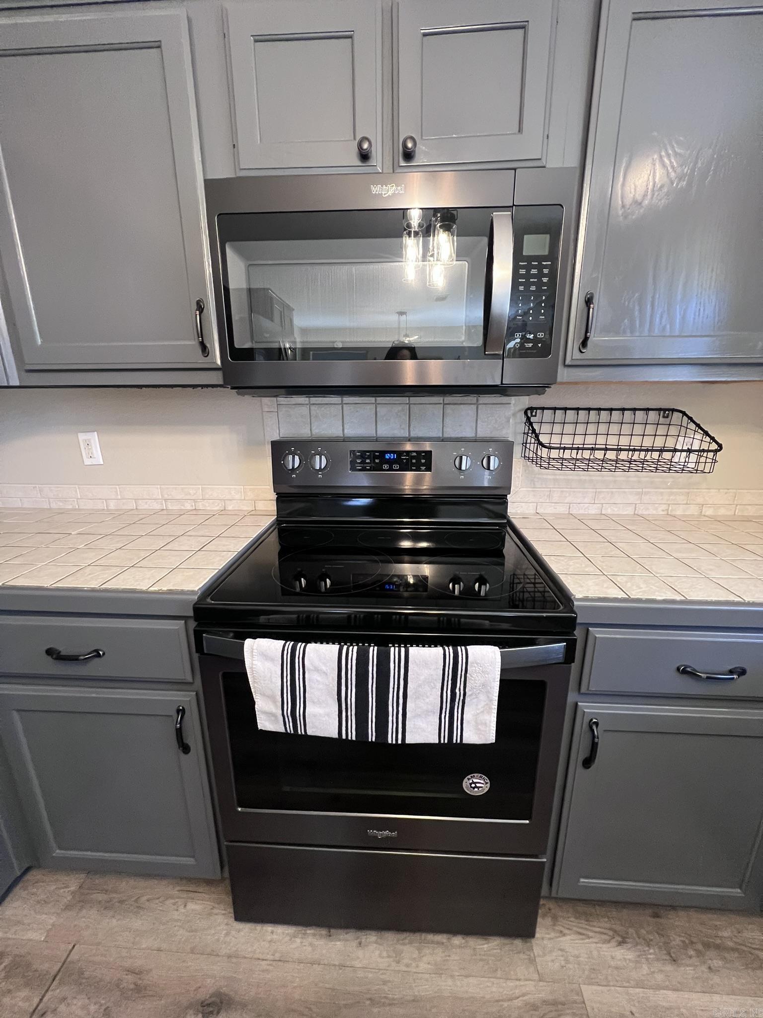 BLAKES TALL PINES - Residential