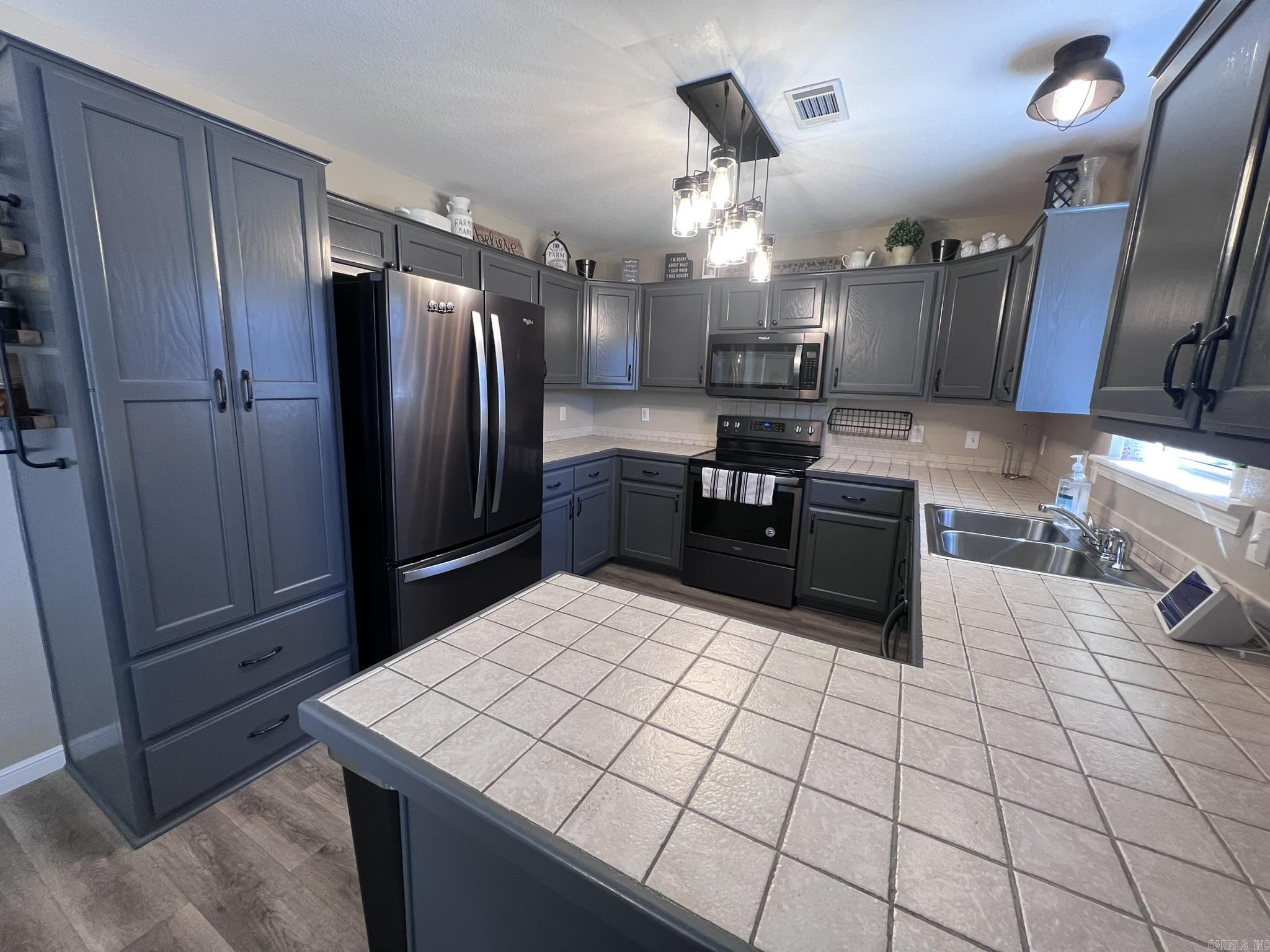 BLAKES TALL PINES - Residential