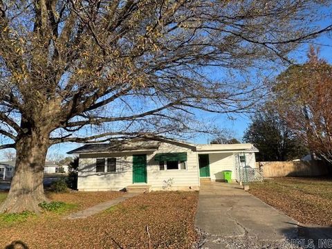 Photo of 602 S Greenlaw Street, Carlisle, AR 72024 (MLS # 25049396)